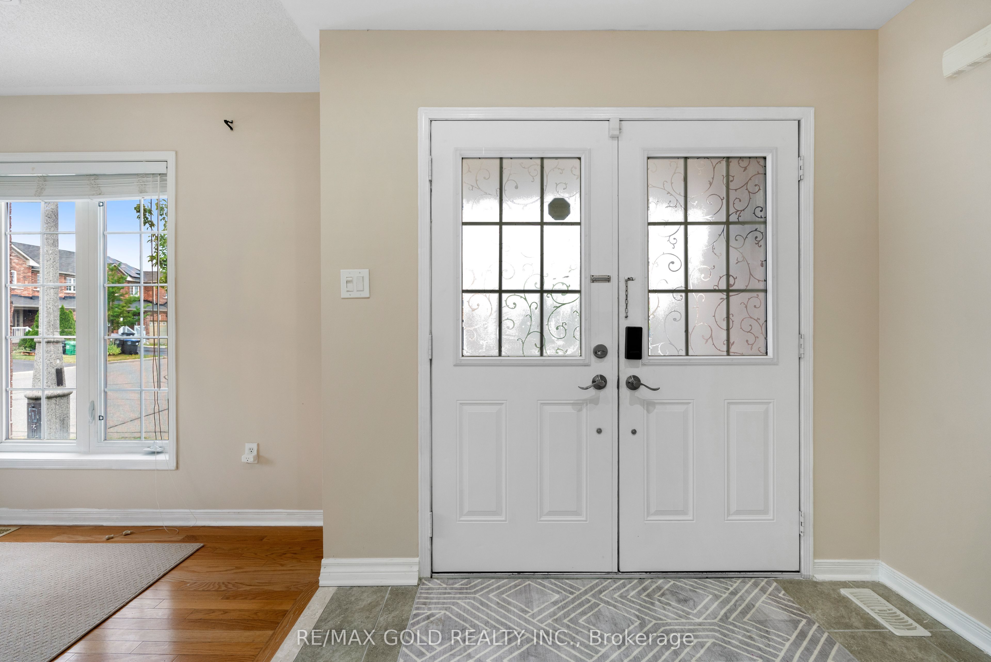 54 Sugarberry Drive, Brampton, ON L6X 0K3 photo 4
