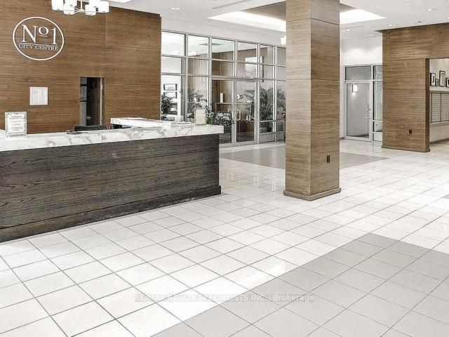 1 Elm Drive 1801, Mississauga, ON L5B 4M1 photo 2