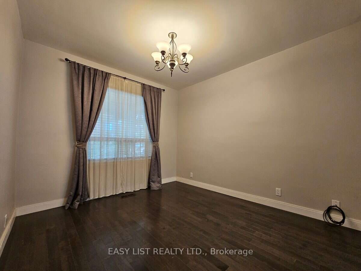 449 Pacific Avenue, Toronto, ON M6P 2R3 photo 4