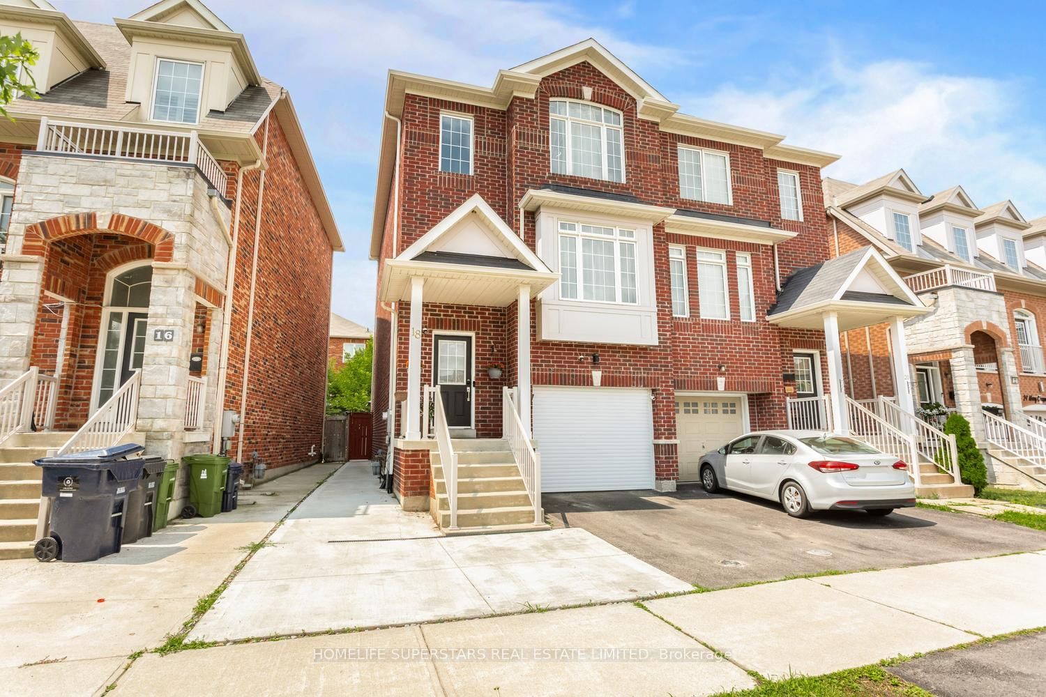 18 Mary Chapman Boulevard, Toronto, ON M9M 0B2 photo 3