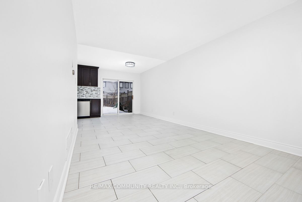 1049 Kennedy Circle, Milton, ON L9T 5S5 photo 3