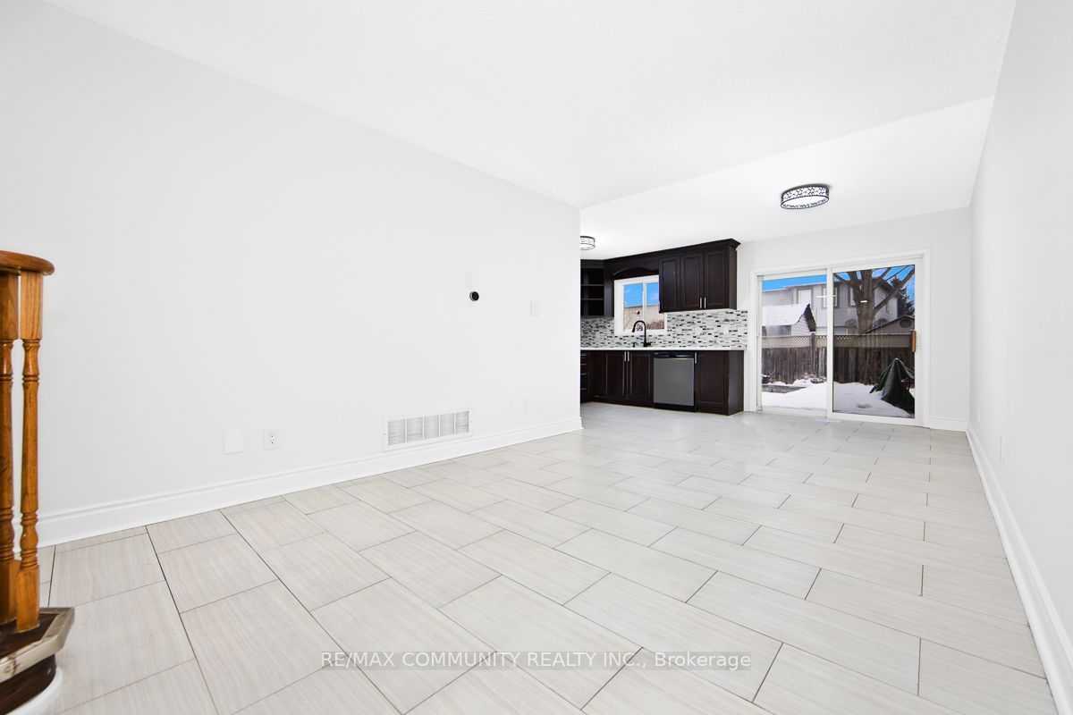 1049 Kennedy Circle, Milton, ON L9T 5S5 photo 4