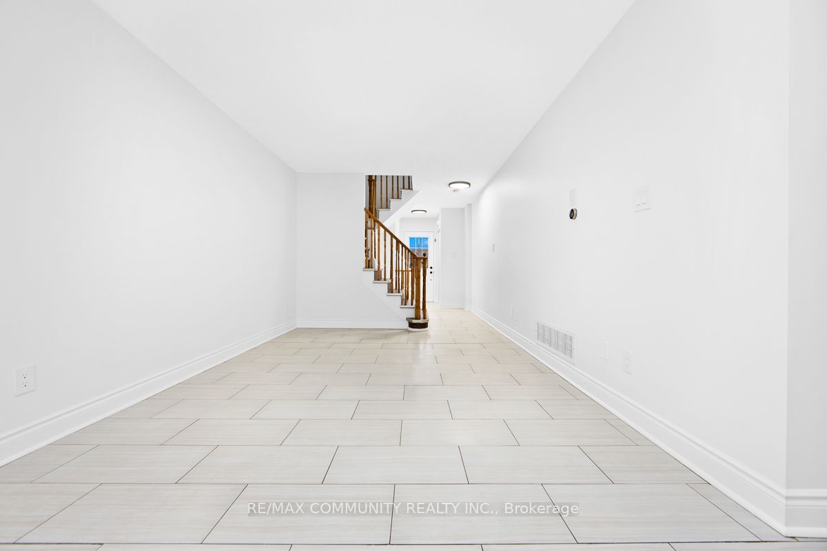 1049 Kennedy Circle, Milton, ON L9T 5S5 photo 5