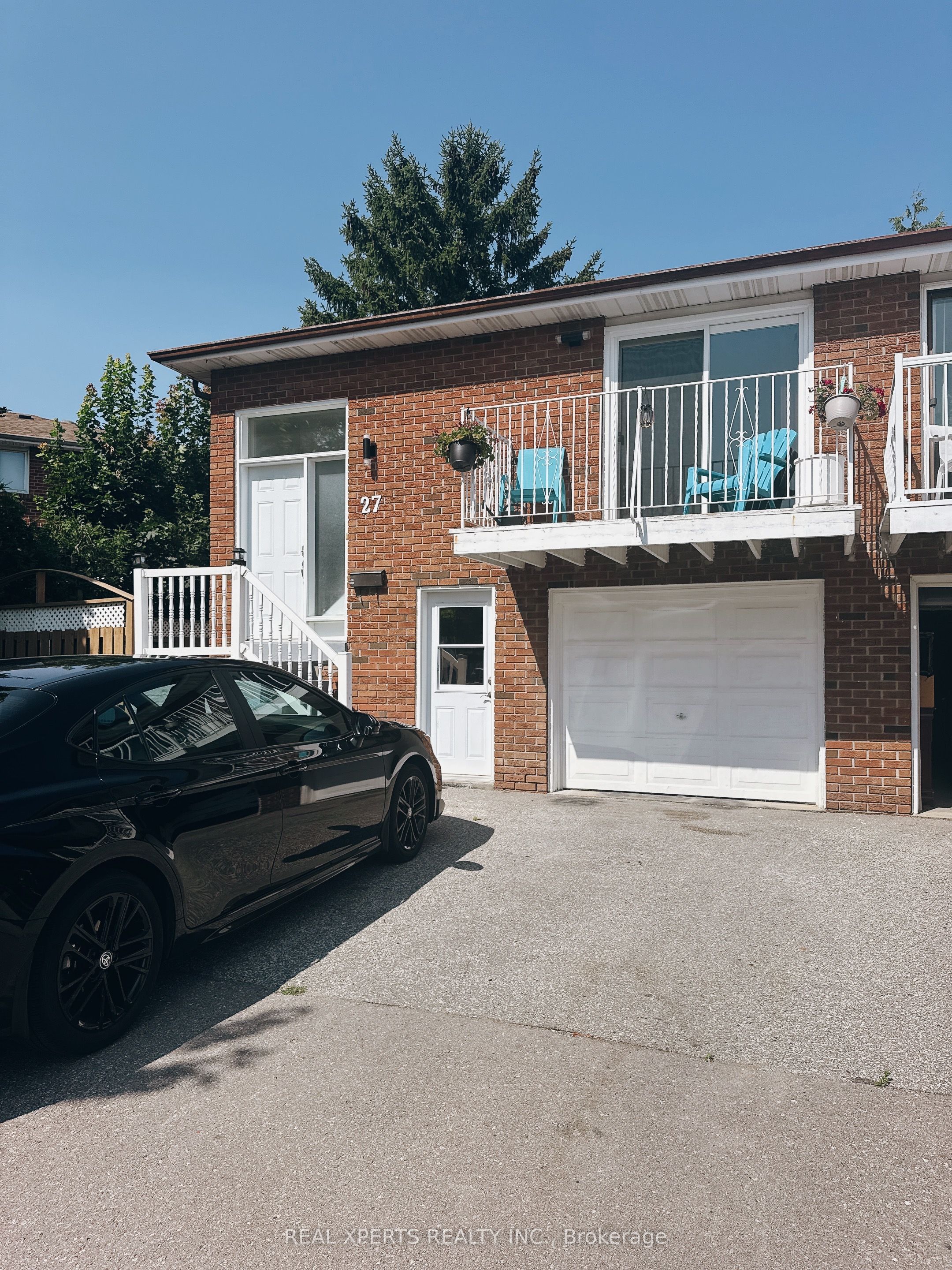 27 Roseville Drive, Brampton, ON L6Y 2G7