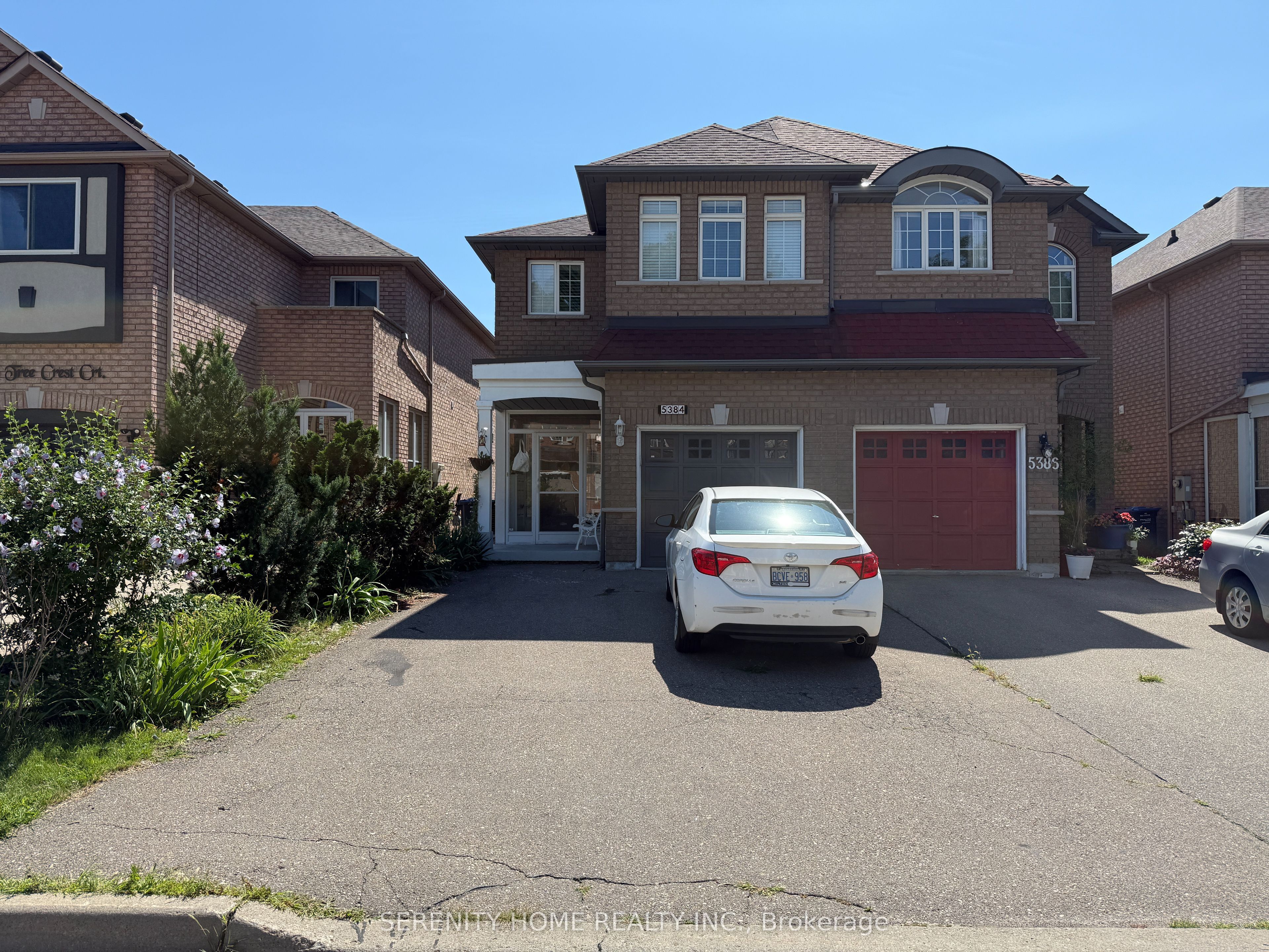 5384 Tree Crest Court, Mississauga, ON L5R 3Z6