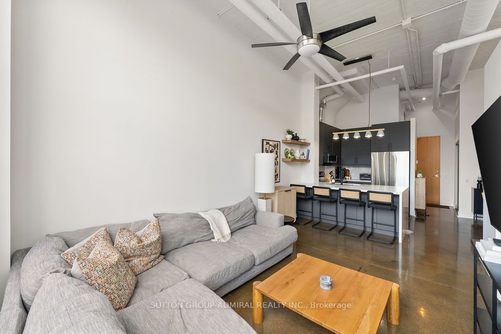 1001 Roselawn Avenue 124, Toronto, ON M6B 4M4 photo 2