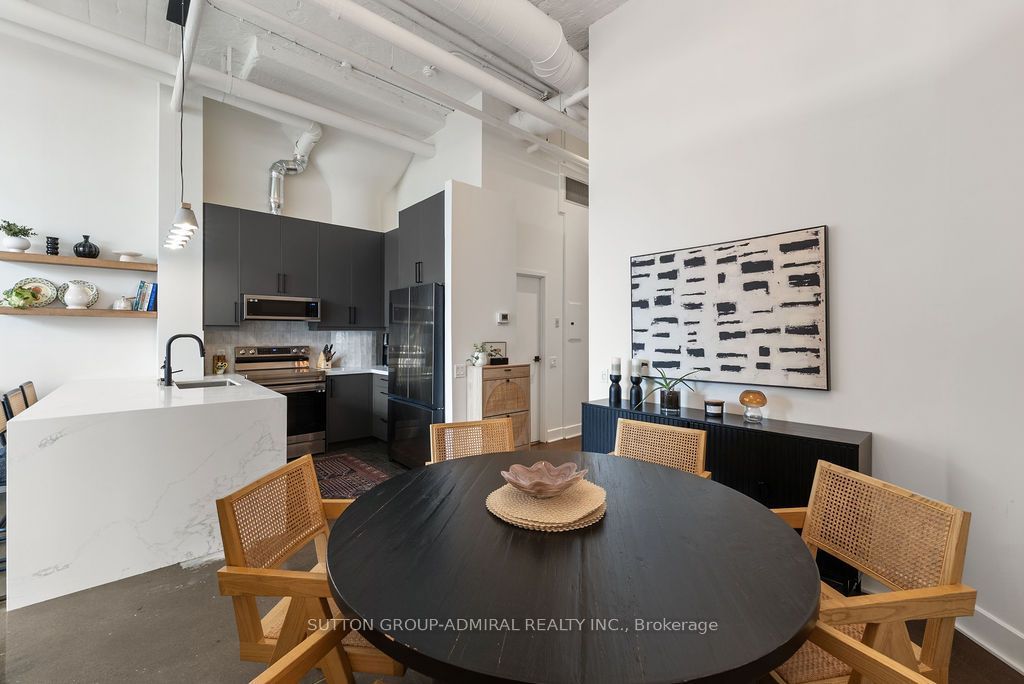 1001 Roselawn Avenue 124, Toronto, ON M6B 4M4 photo 4