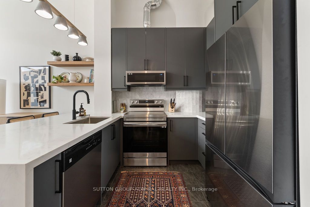 1001 Roselawn Avenue 124, Toronto, ON M6B 4M4 photo 5