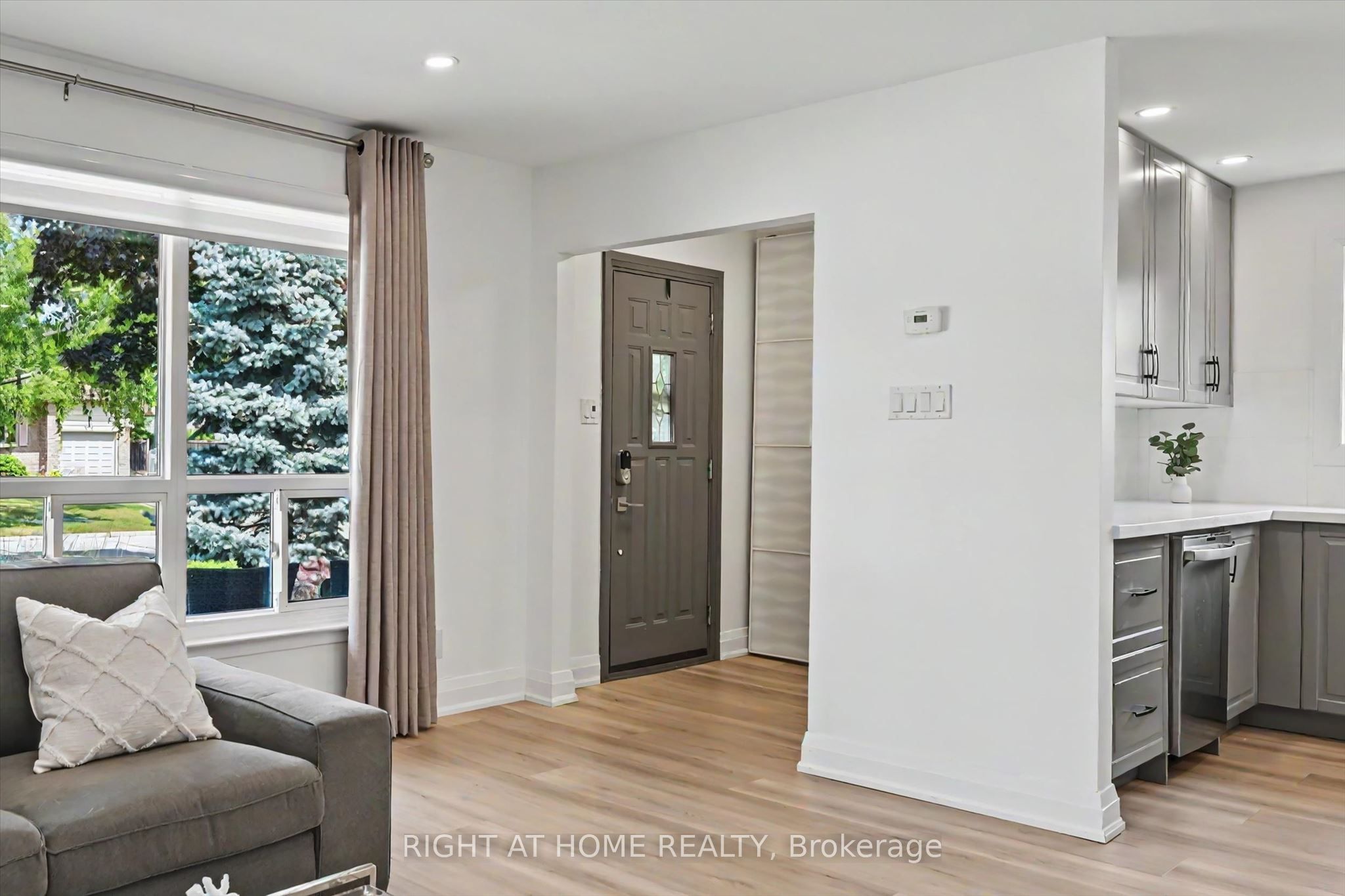 461 Withnell Crescent, Oakville, ON L6L 3M1 photo 5