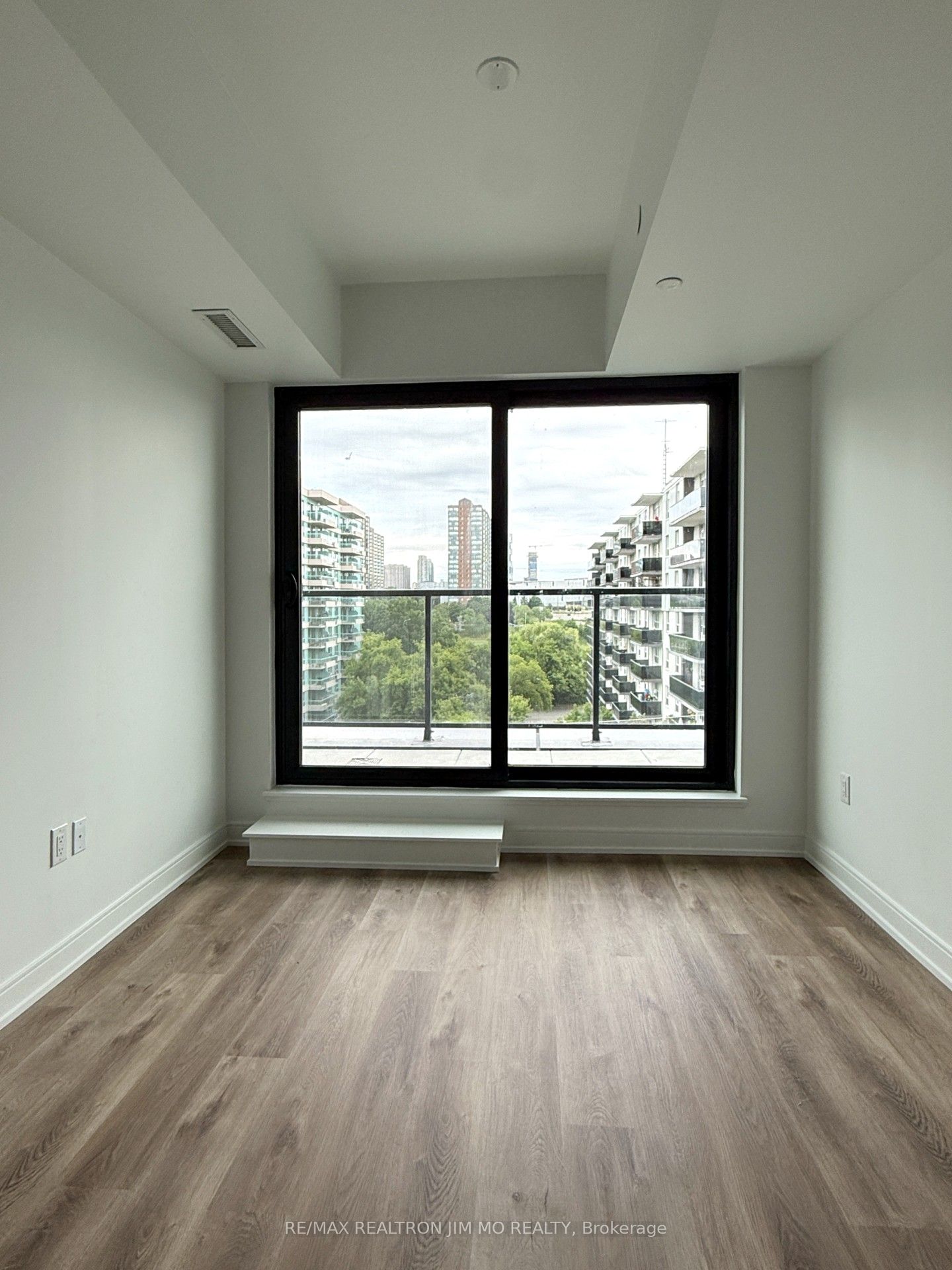 3009 Novar Road 722, Mississauga, ON L5B 0P9 photo 2