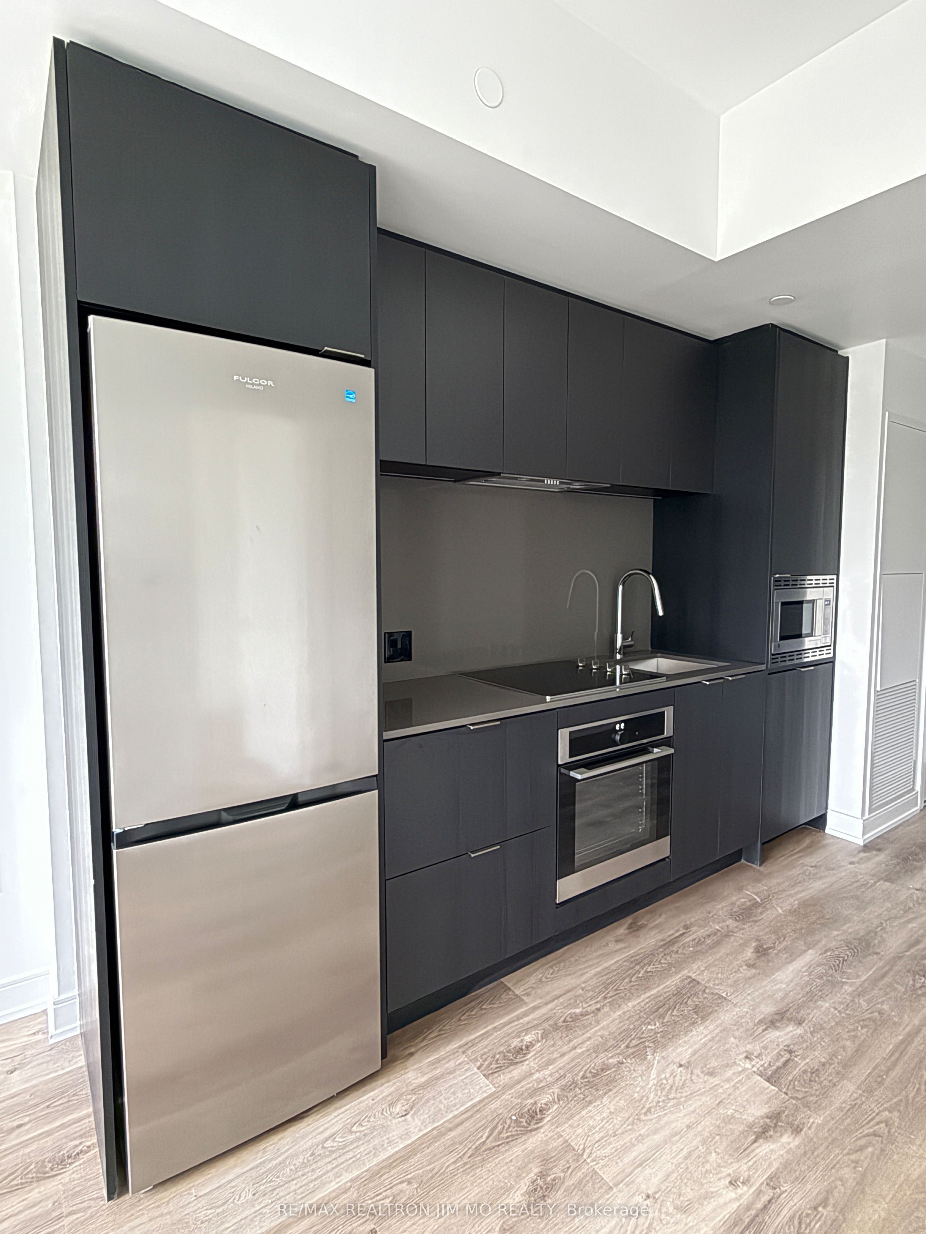 3009 Novar Road 722, Mississauga, ON L5B 0P9 photo 4