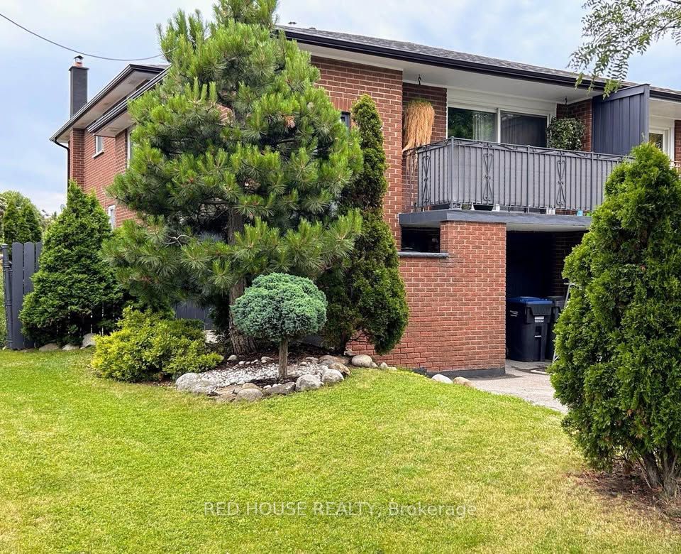 518 Meadows Boulevard main, Mississauga, ON L4Z 1G6 photo 2