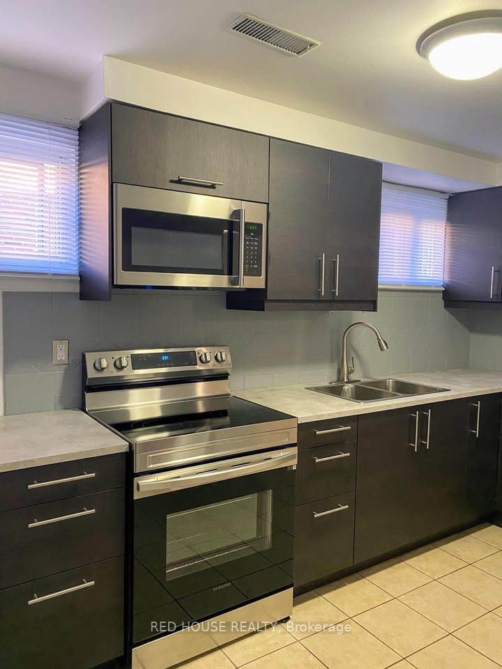 518 Meadows Boulevard main, Mississauga, ON L4Z 1G6 photo 4