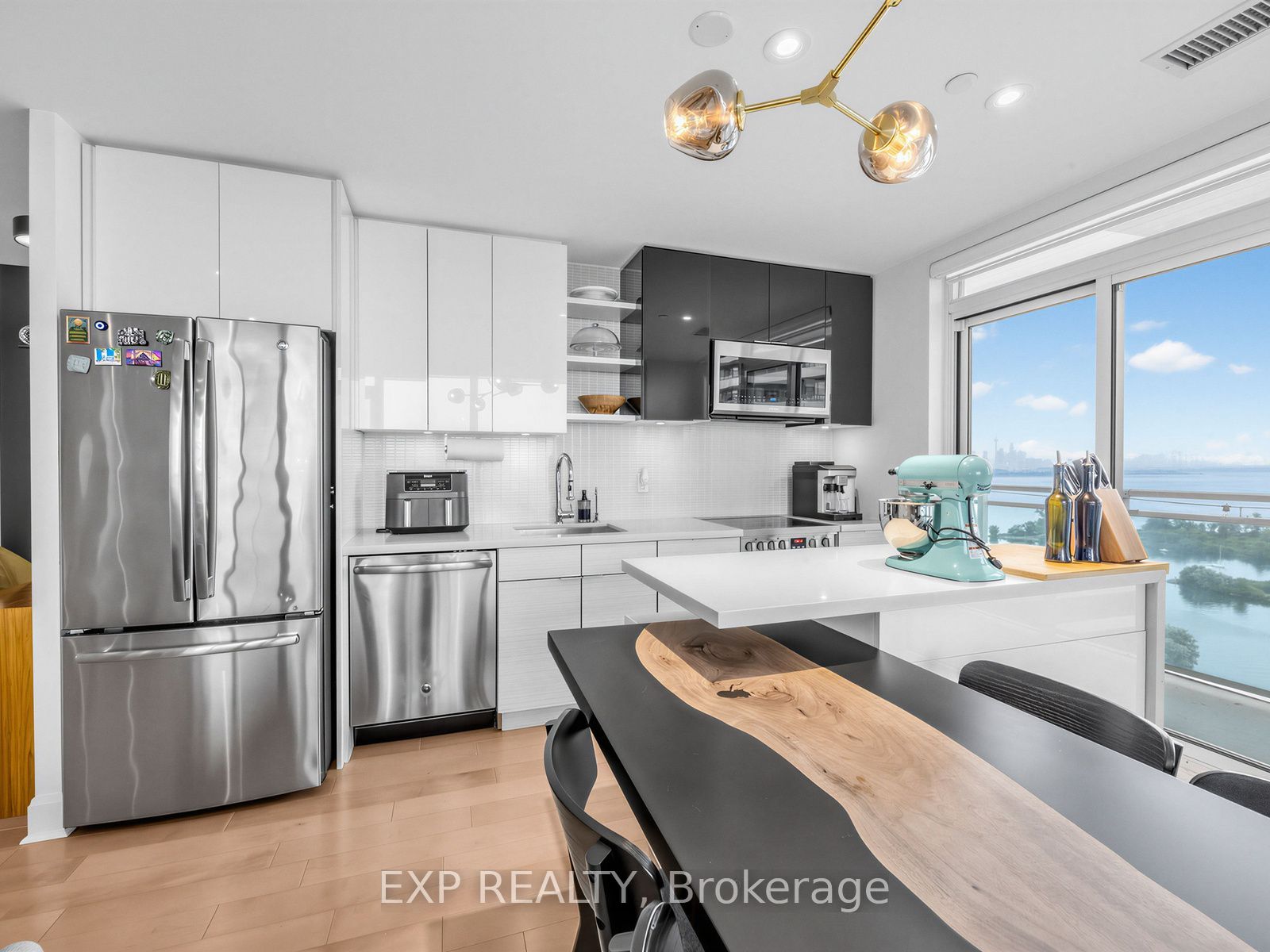 33 Shore Breeze Drive 1910, Toronto, ON M8V 0G1 photo 3