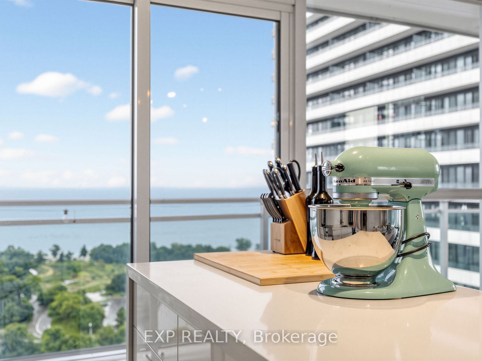 33 Shore Breeze Drive 1910, Toronto, ON M8V 0G1 photo 5