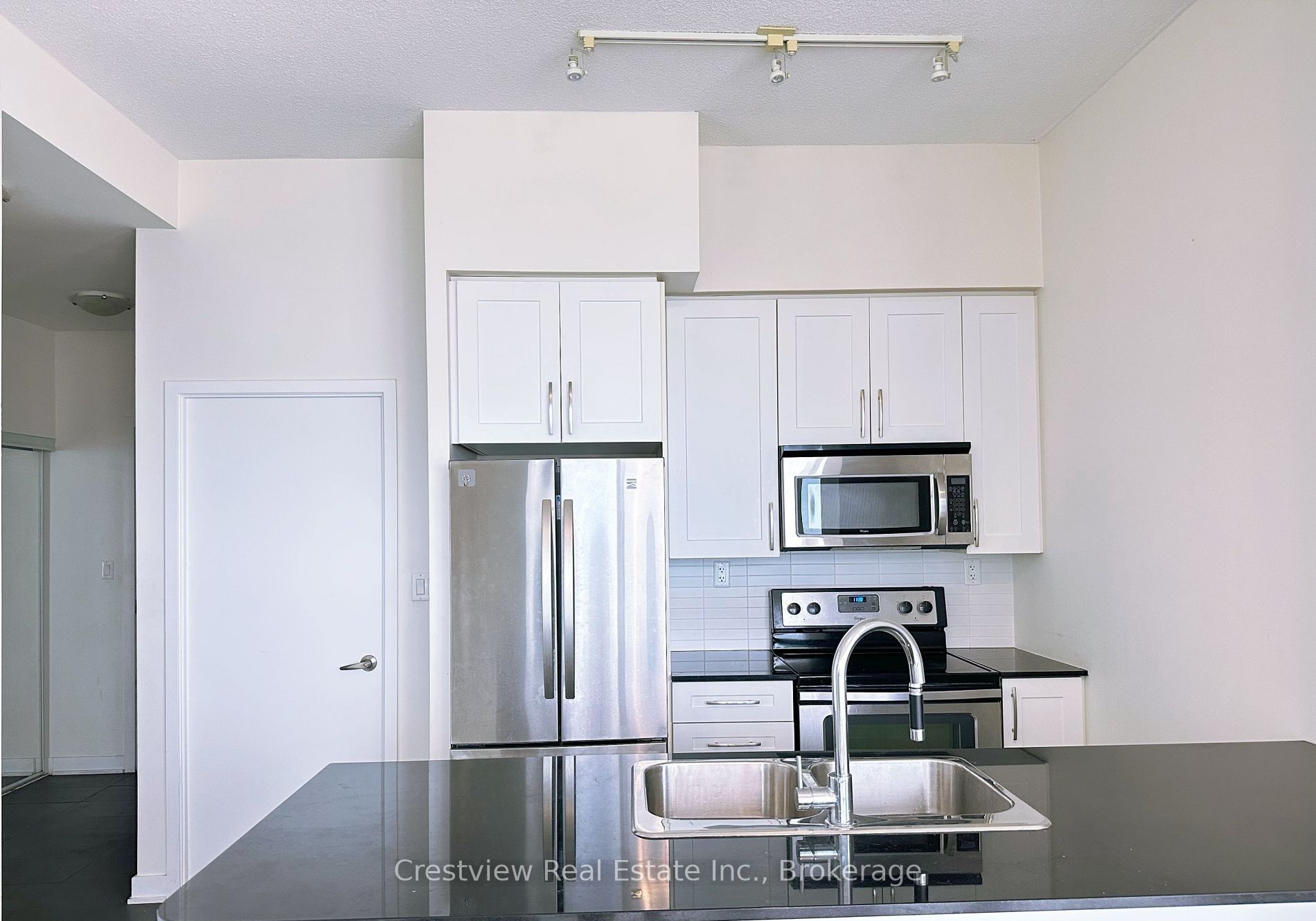 4065 Brickstone Mews 704, Mississauga, ON L5B 0G3 photo 2