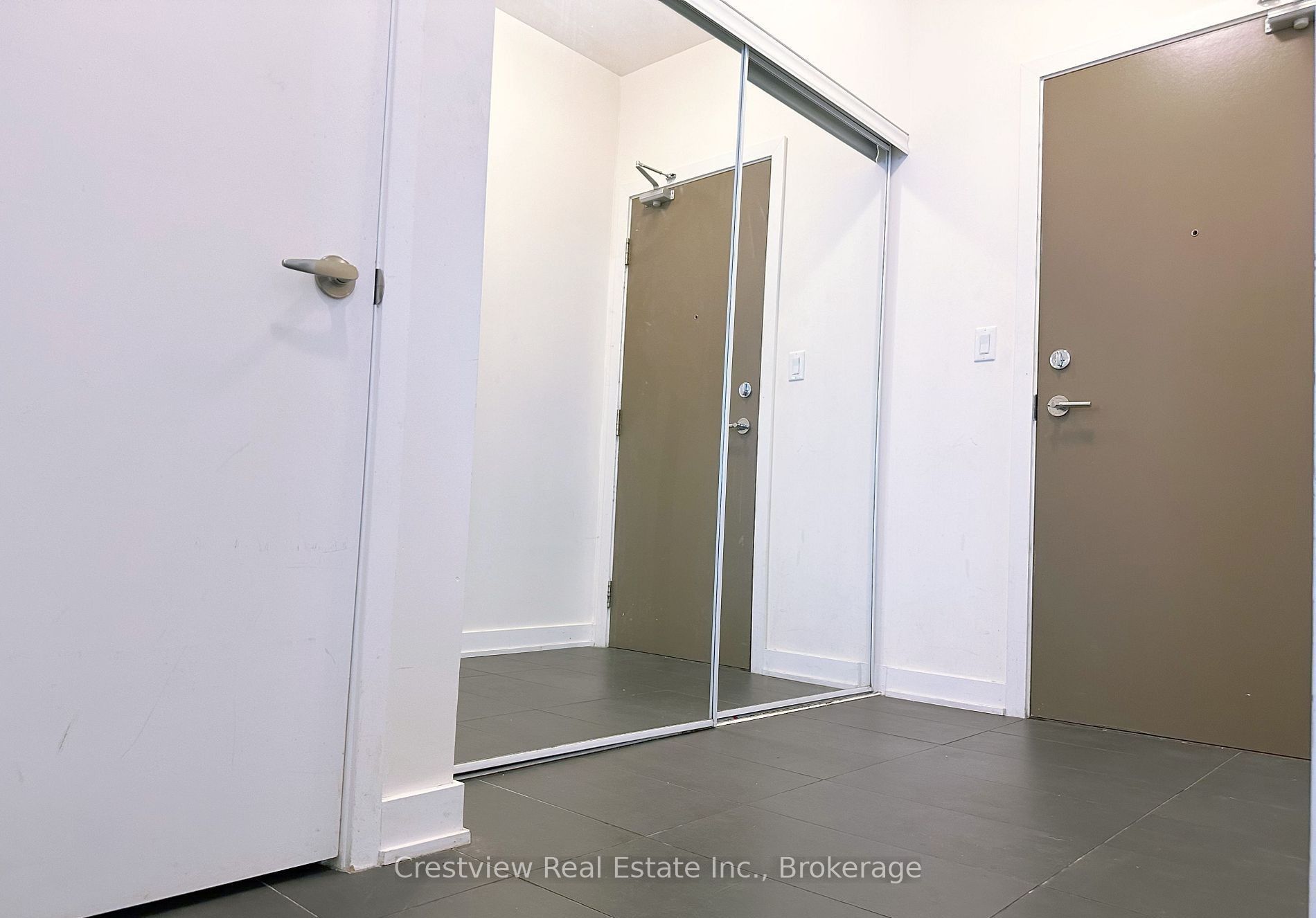 4065 Brickstone Mews 704, Mississauga, ON L5B 0G3 photo 3