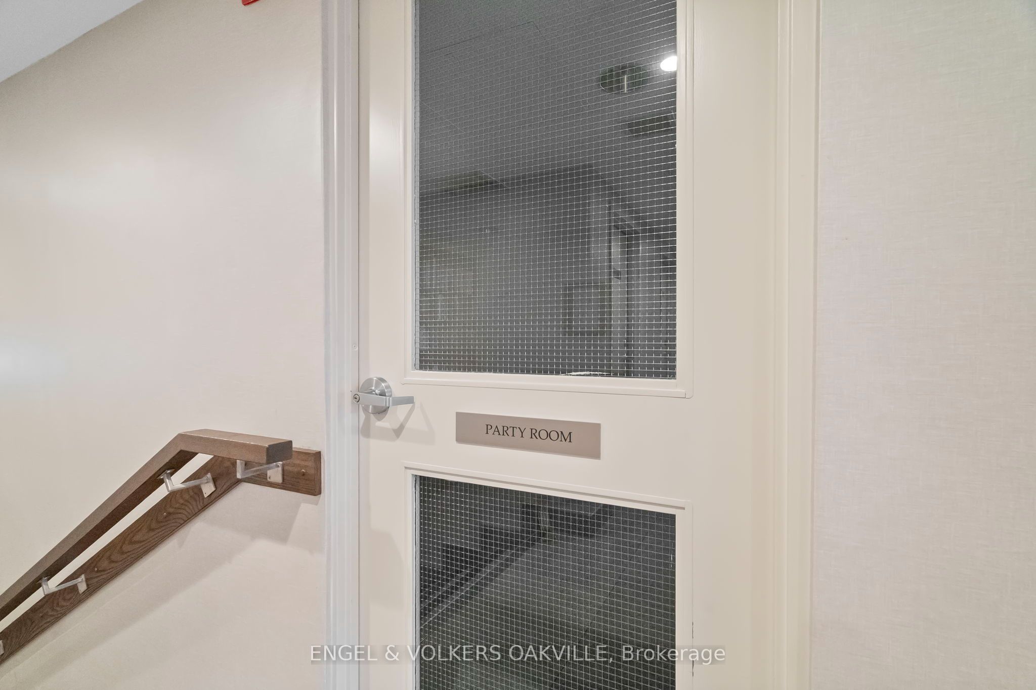 100 Bronte Road 416, Oakville, ON L6L 6L5 photo 3