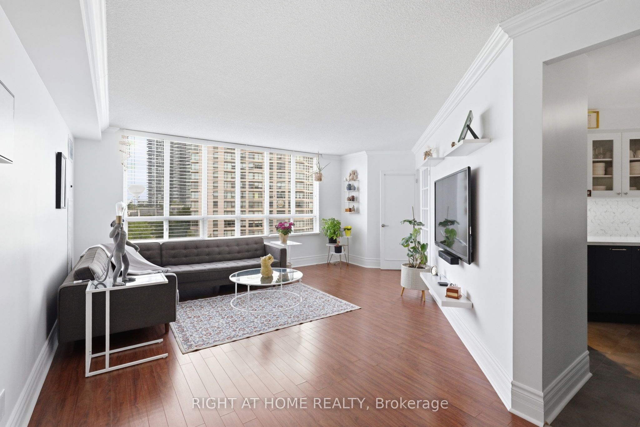 2285 Lake Shore Boulevard W 312, Toronto, ON M8V 3X9 photo 4