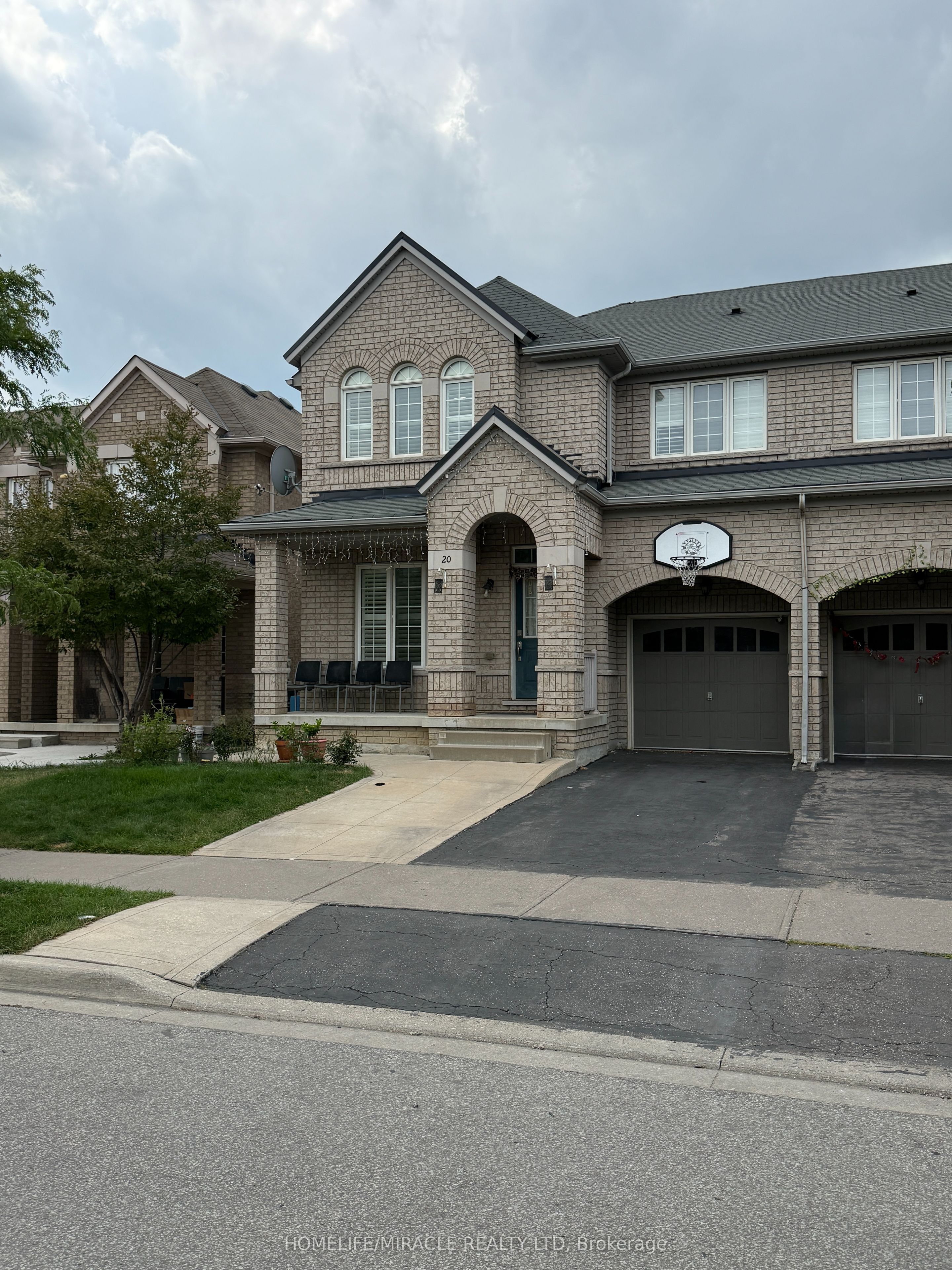20 Country Ridge Court, Brampton, ON L6P 3S2 photo 2