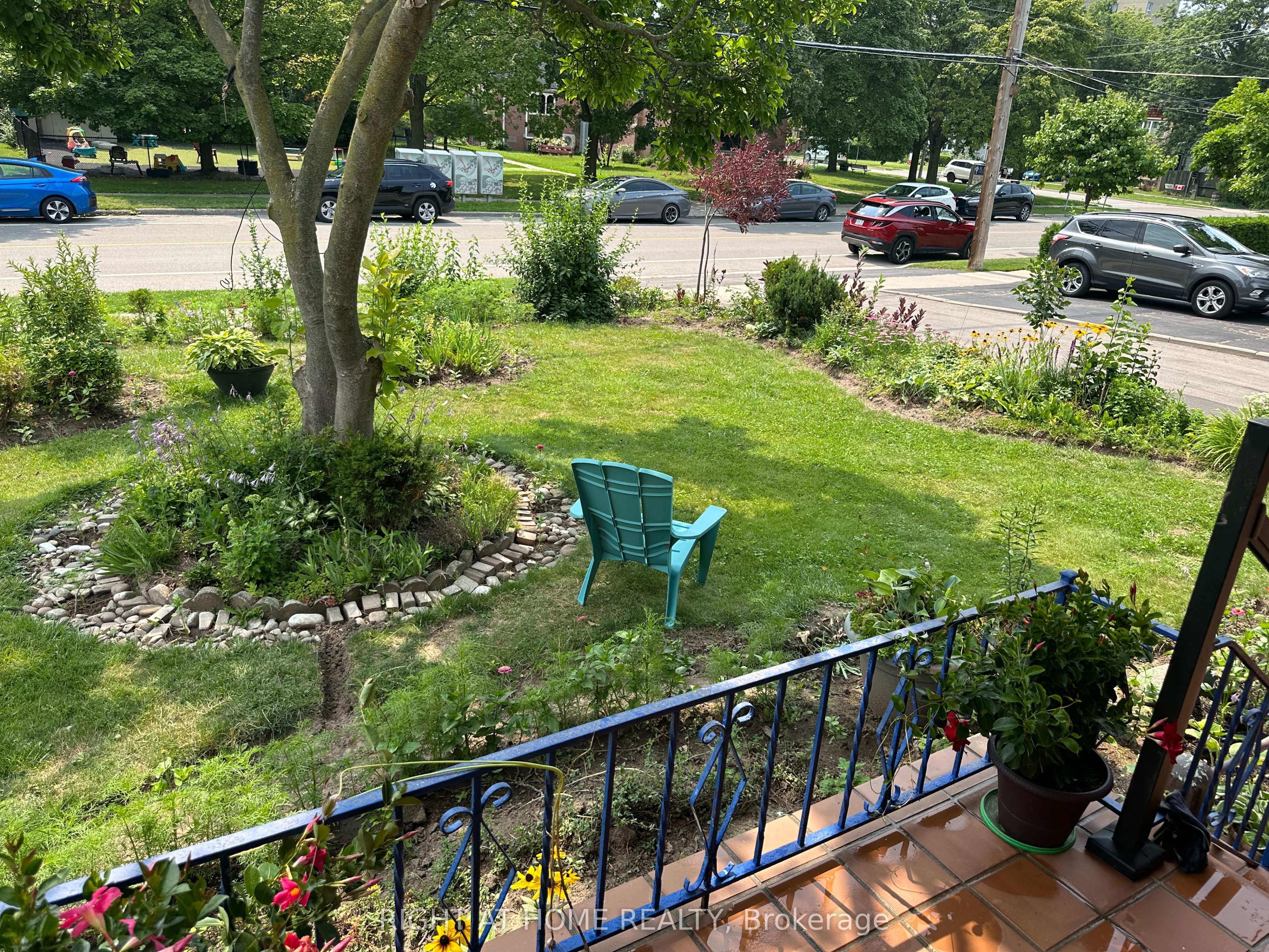 309 Queen Mary Drive, Oakville, ON L6K 3L5 photo 4