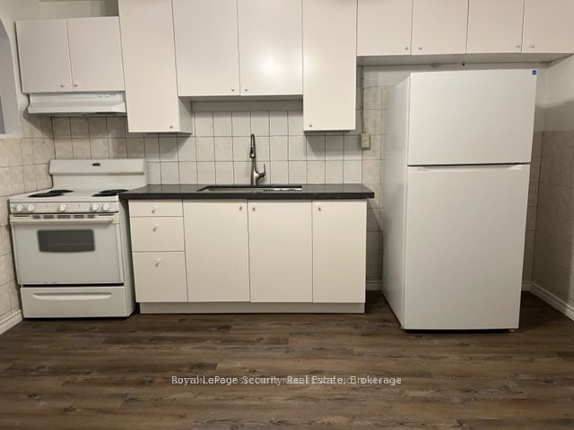 1746A Eglinton Avenue W 2, Toronto, ON M6E 2H6 photo 2