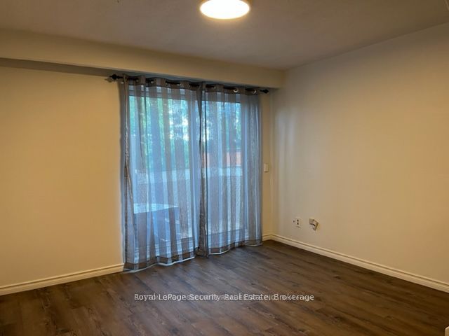 1746A Eglinton Avenue W 2, Toronto, ON M6E 2H6 photo 4