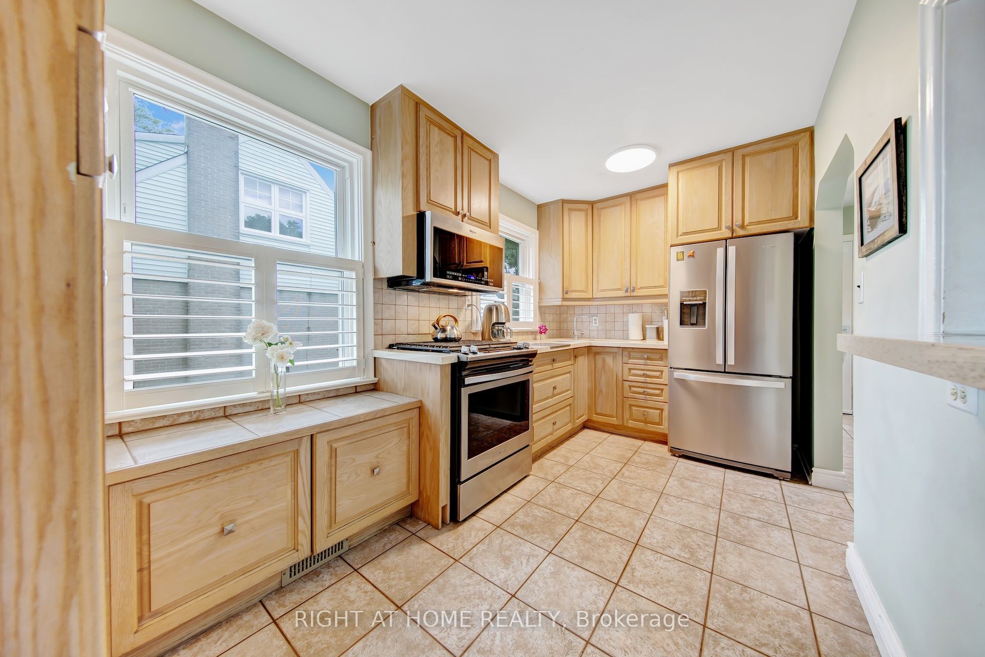 74 MCCAUL Street, Brampton, ON L6V 1J3 photo 5