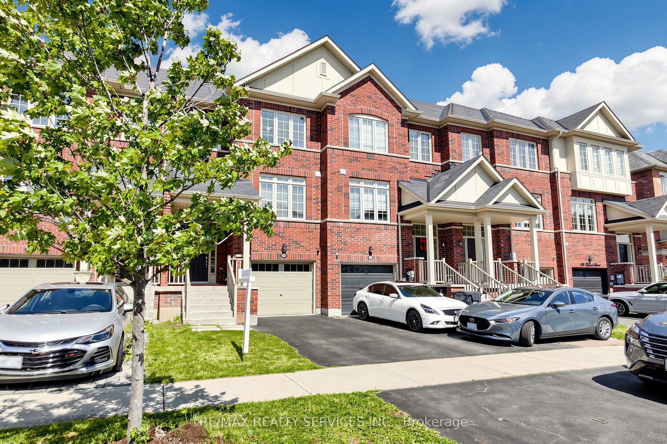 32 Agava Street, Brampton, ON L7A 4S5 photo 2
