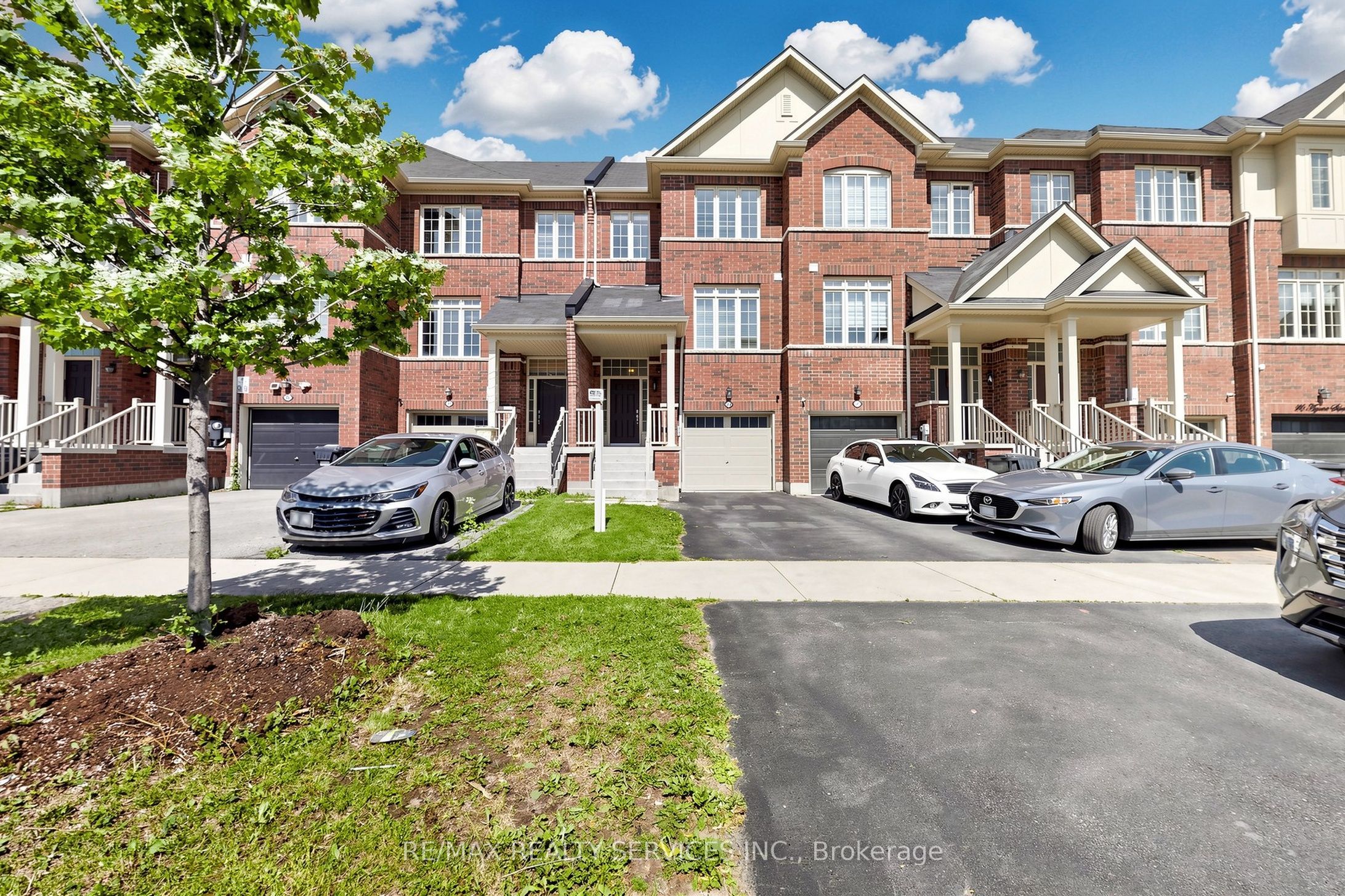 32 Agava Street, Brampton, ON L7A 4S5 photo 3