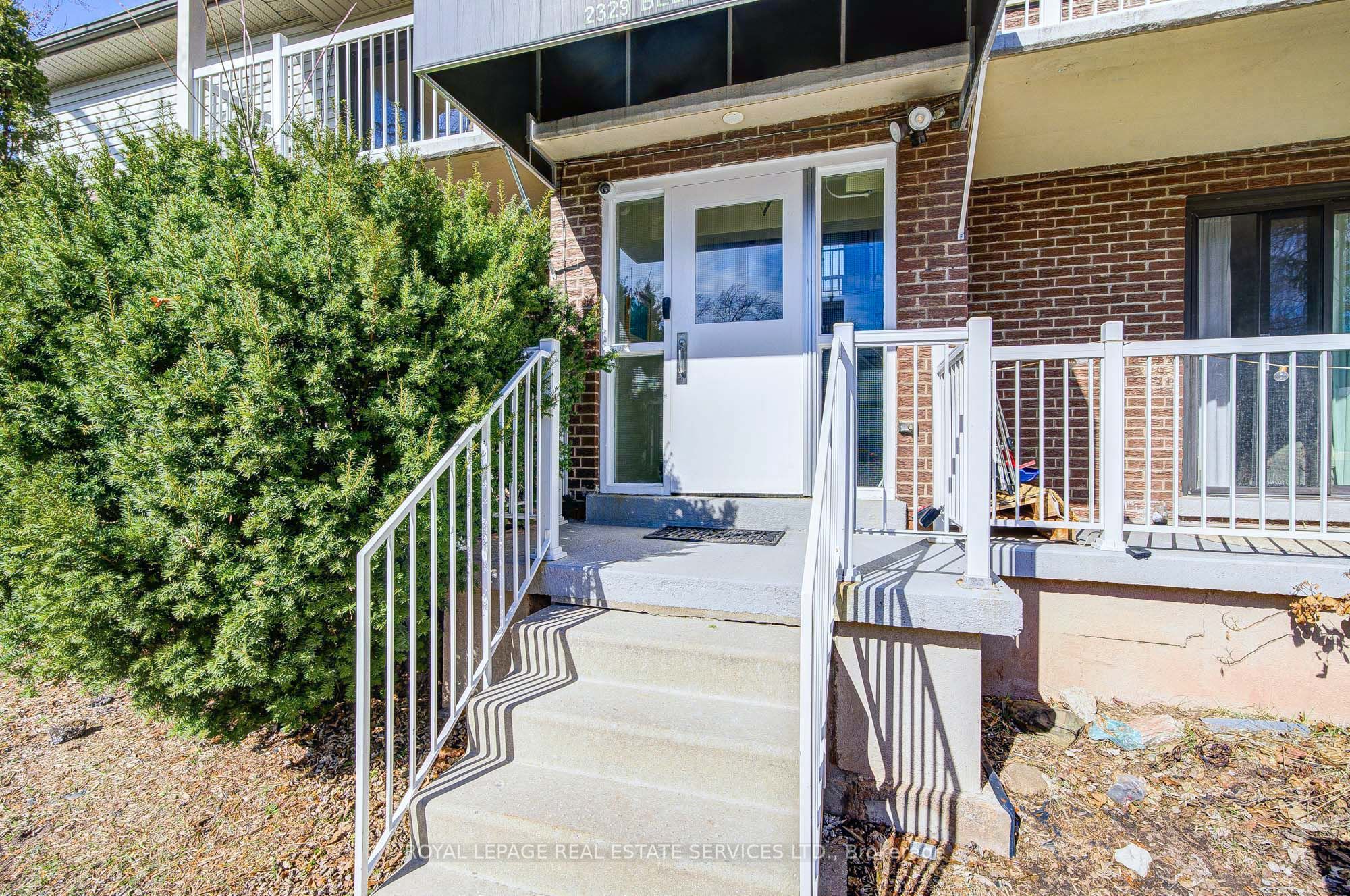 2329 Belyea Street 3, Oakville, ON L6L 1N4 photo 2