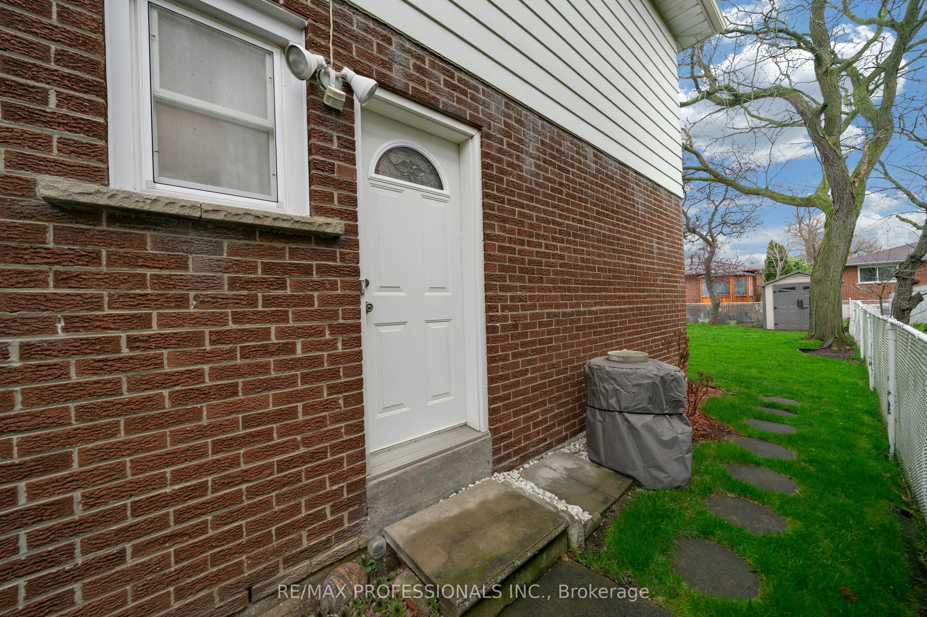 1877 Silverberry Crescent, Mississauga, ON L5J 1C8 photo 5