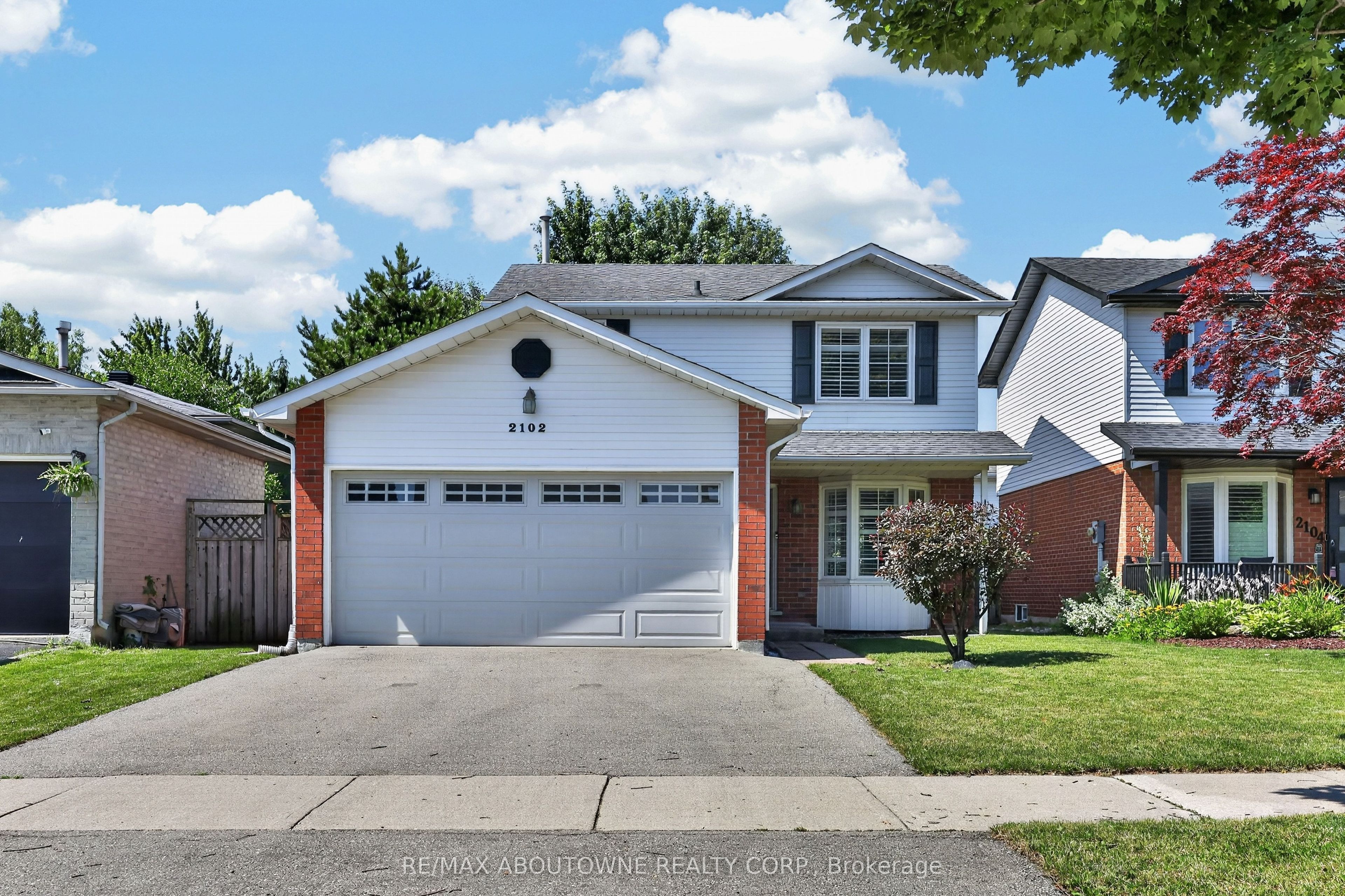 2102 Salma Crescent, Burlington, ON L7M 3T1 photo 2