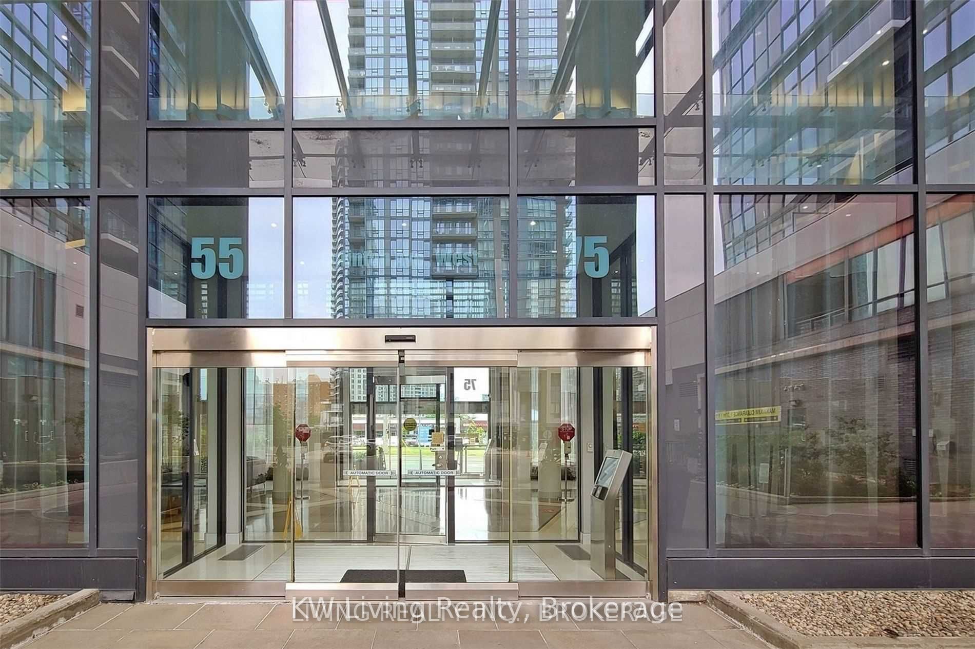 75 Eglinton Avenue W 1807, Mississauga, ON L5R 0E5 photo 5