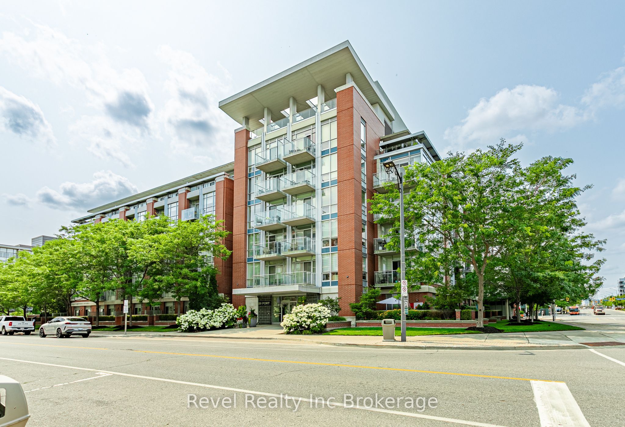 80 Port Street E 515, Mississauga, ON L5G 4V6