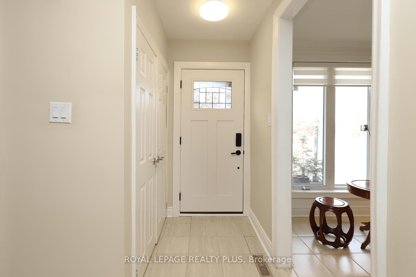 2694 Truscott Drive, Mississauga, ON L5J 2B7 photo 5