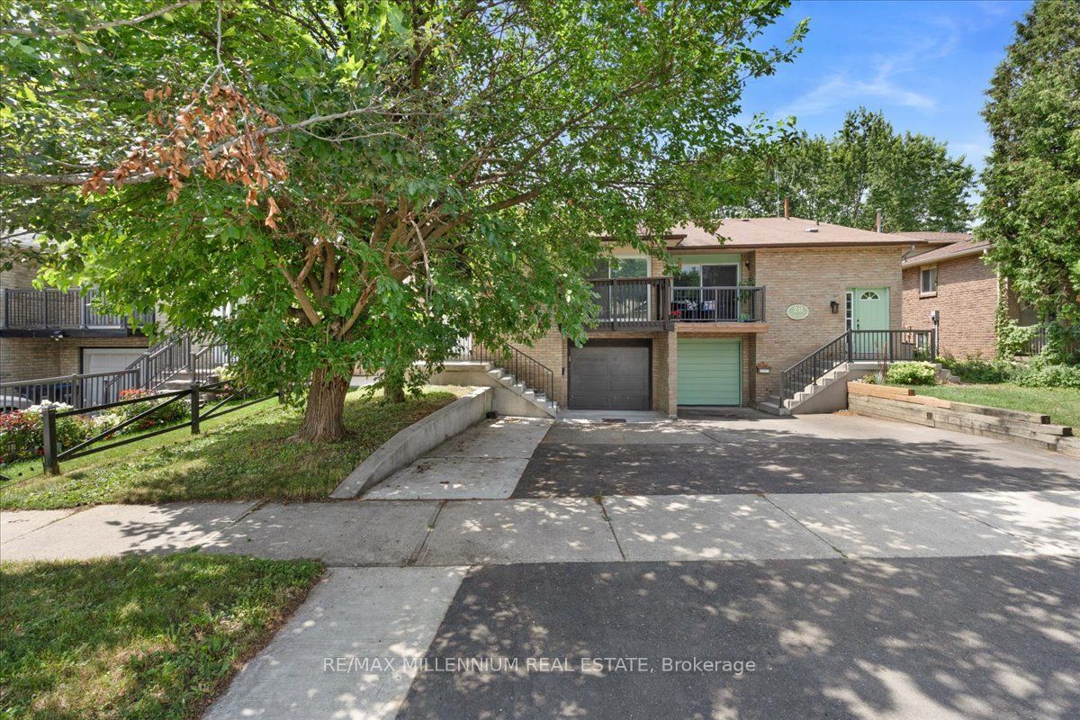 26 Talbot Street, Brampton, ON L6X 2P5 photo 2
