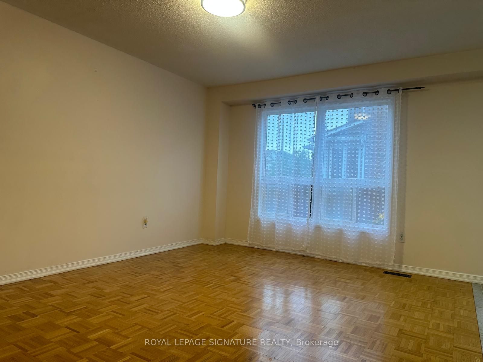 28 Pompano Place, Brampton, ON L6P 1N5 photo 4