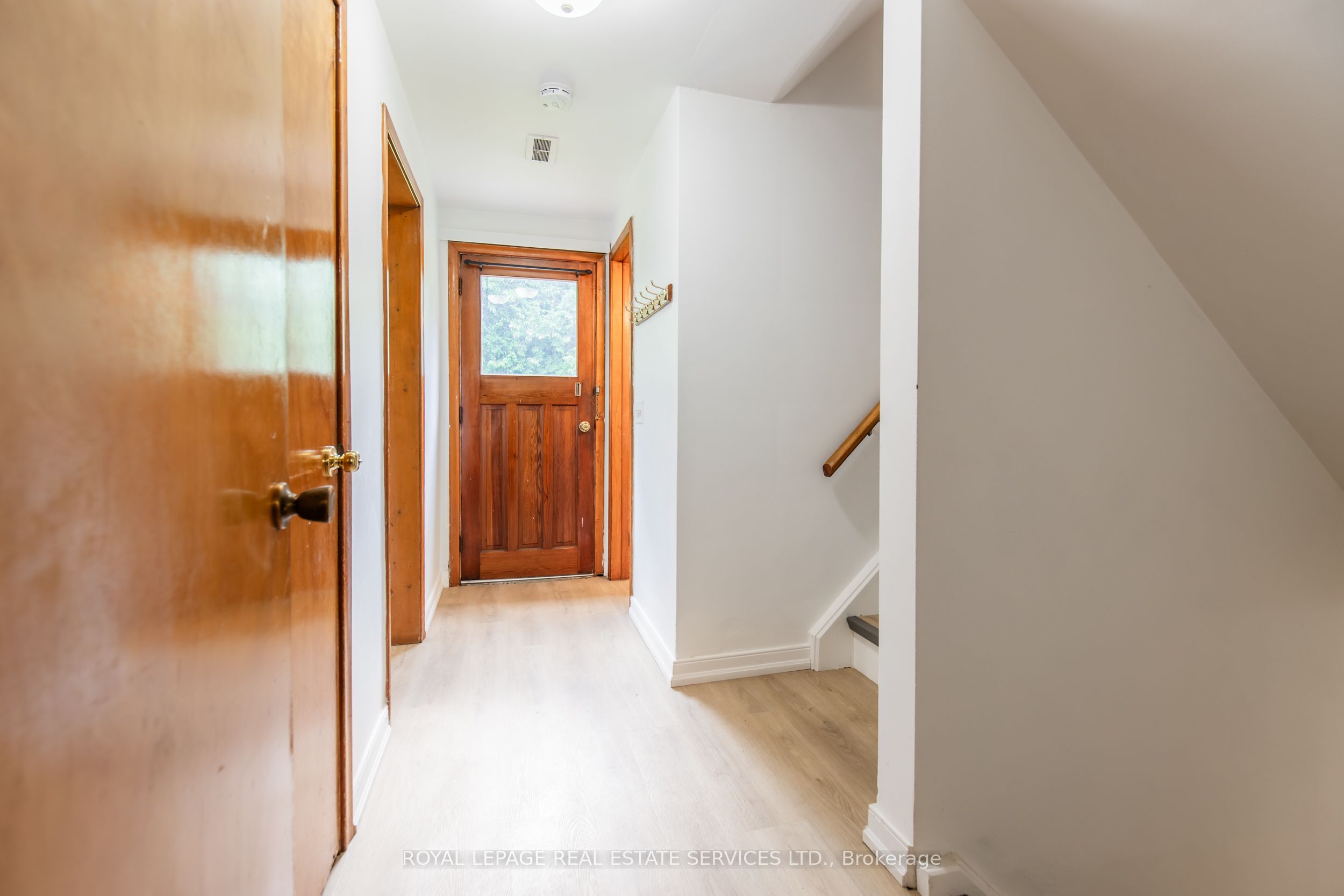 227 Lakeshore Road W Unit #2, Oakville, ON L6K 1E9 photo 4