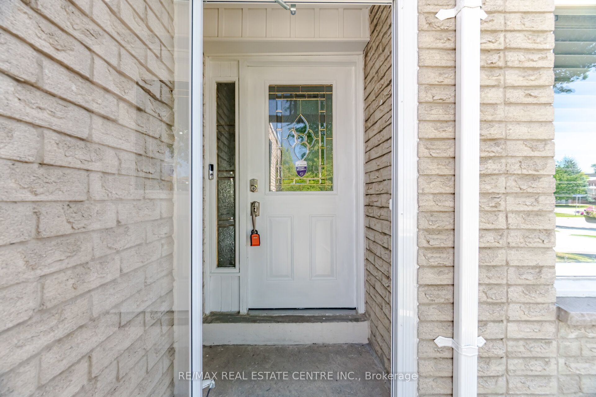 1558 Highbrook Avenue, Mississauga, ON L5M 4V8 photo 3