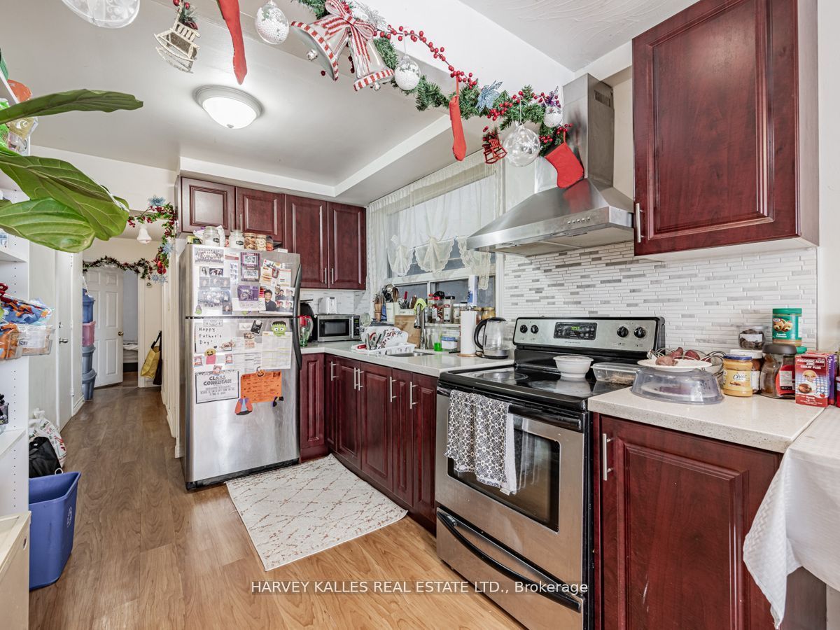 6 Carrington Avenue, Toronto, ON M6E 2C3 photo 5