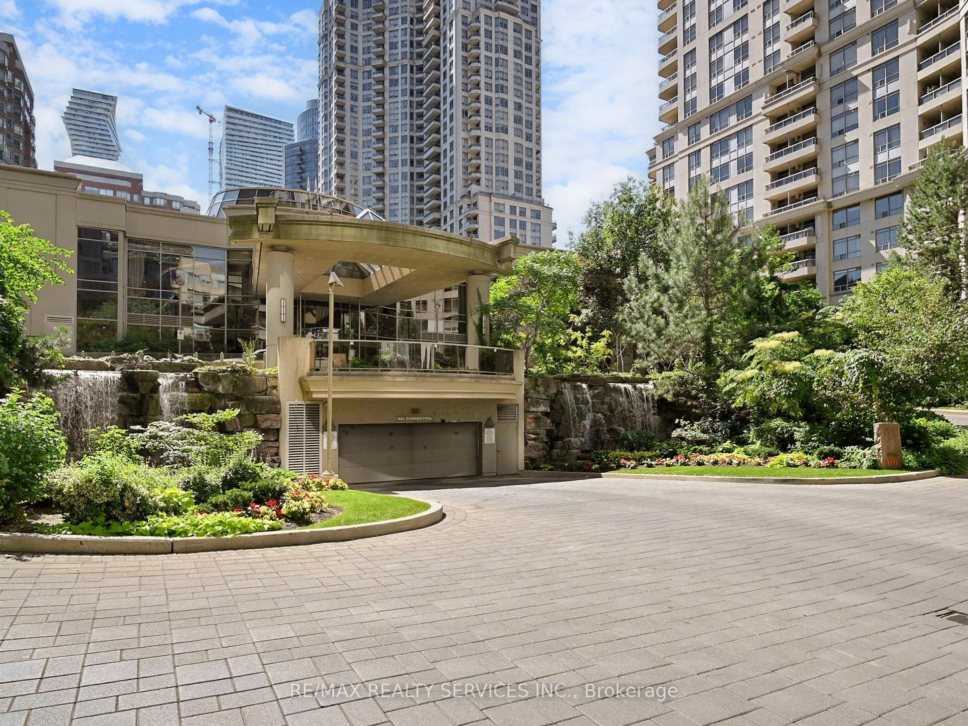 3880 Duke Of York Boulevard 504, Mississauga, ON L5B 4M7 photo 5