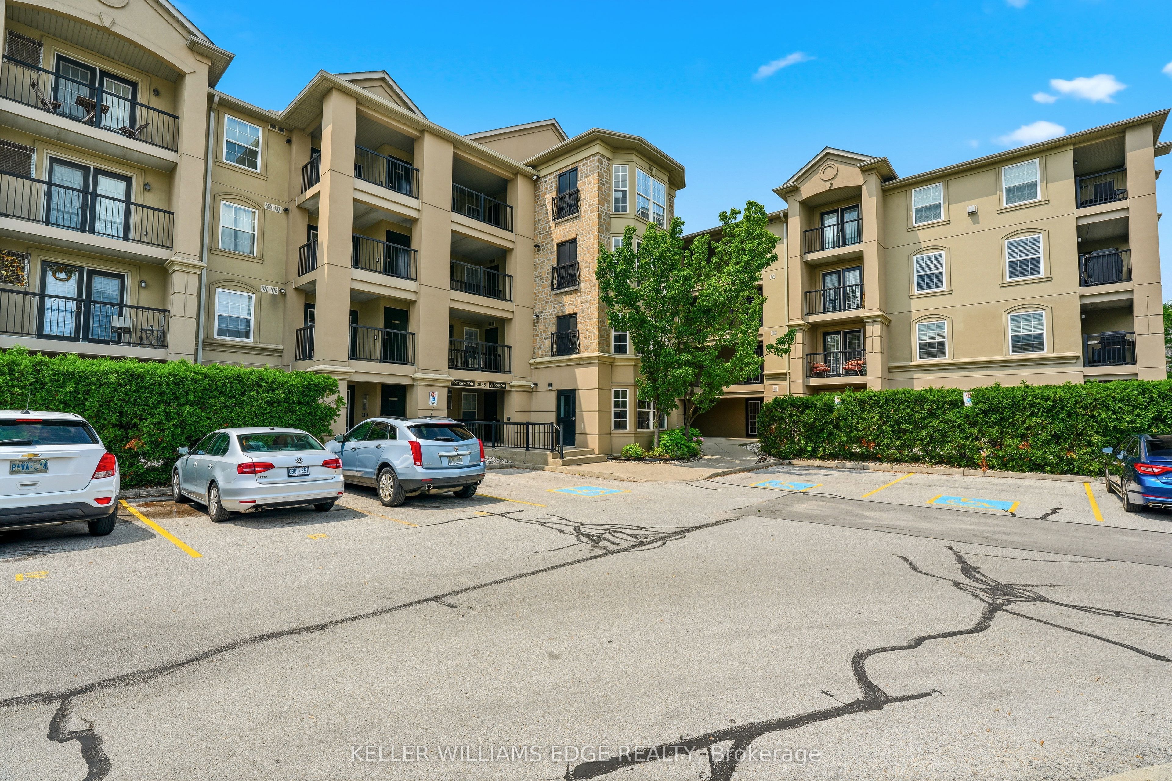 2035 Appleby Line 307, Burlington, ON L7L 7G8
