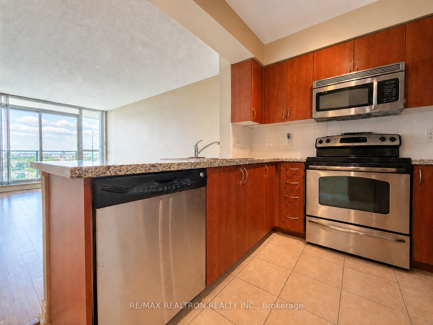 4850 Glen Erin Drive 1010, Mississauga, ON L5M 7S1 photo 3
