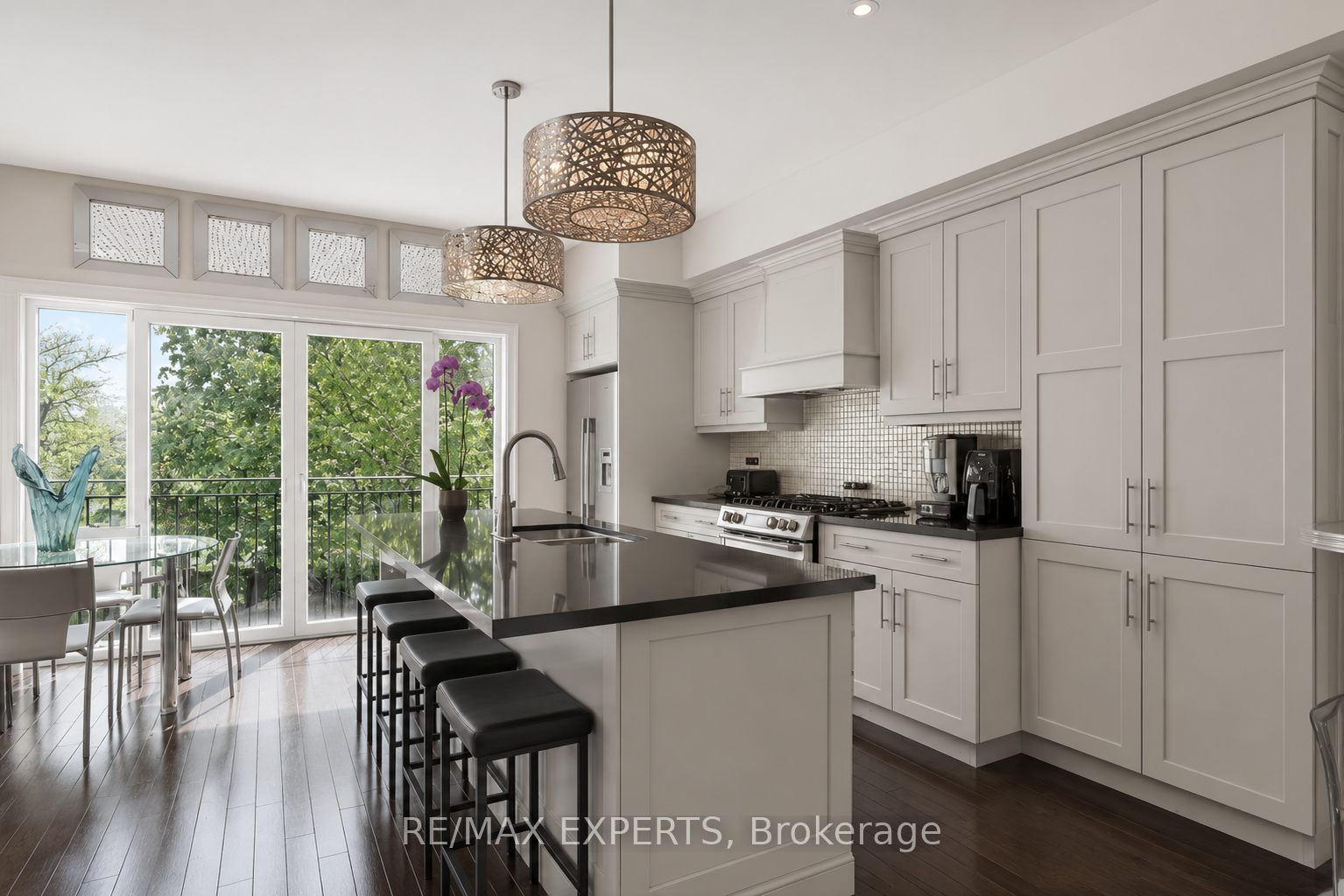 22 Matthew Court, Toronto, ON M9B 2Y3