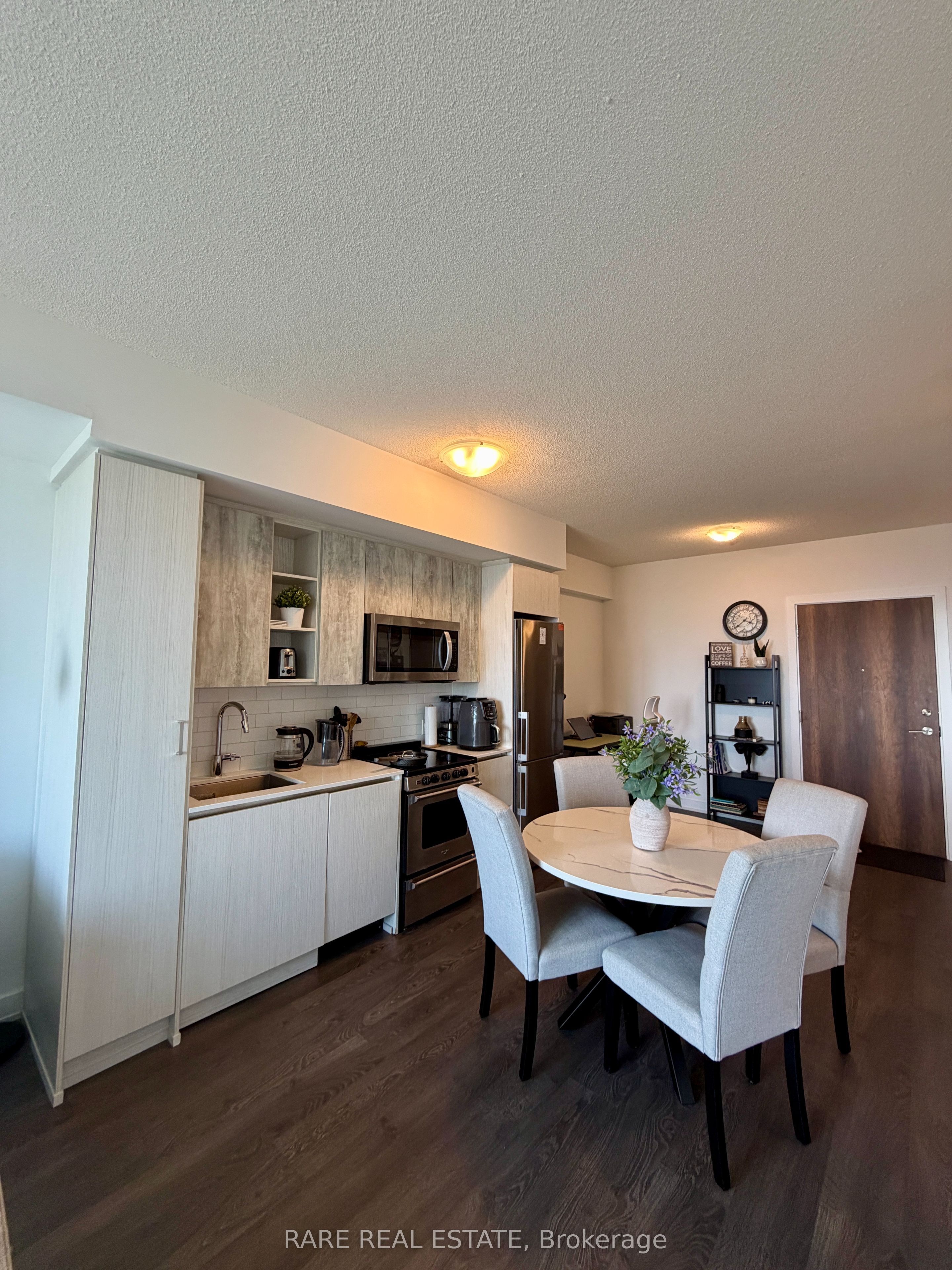 251 Manitoba Street 1705, Toronto, ON M8Y 0C7