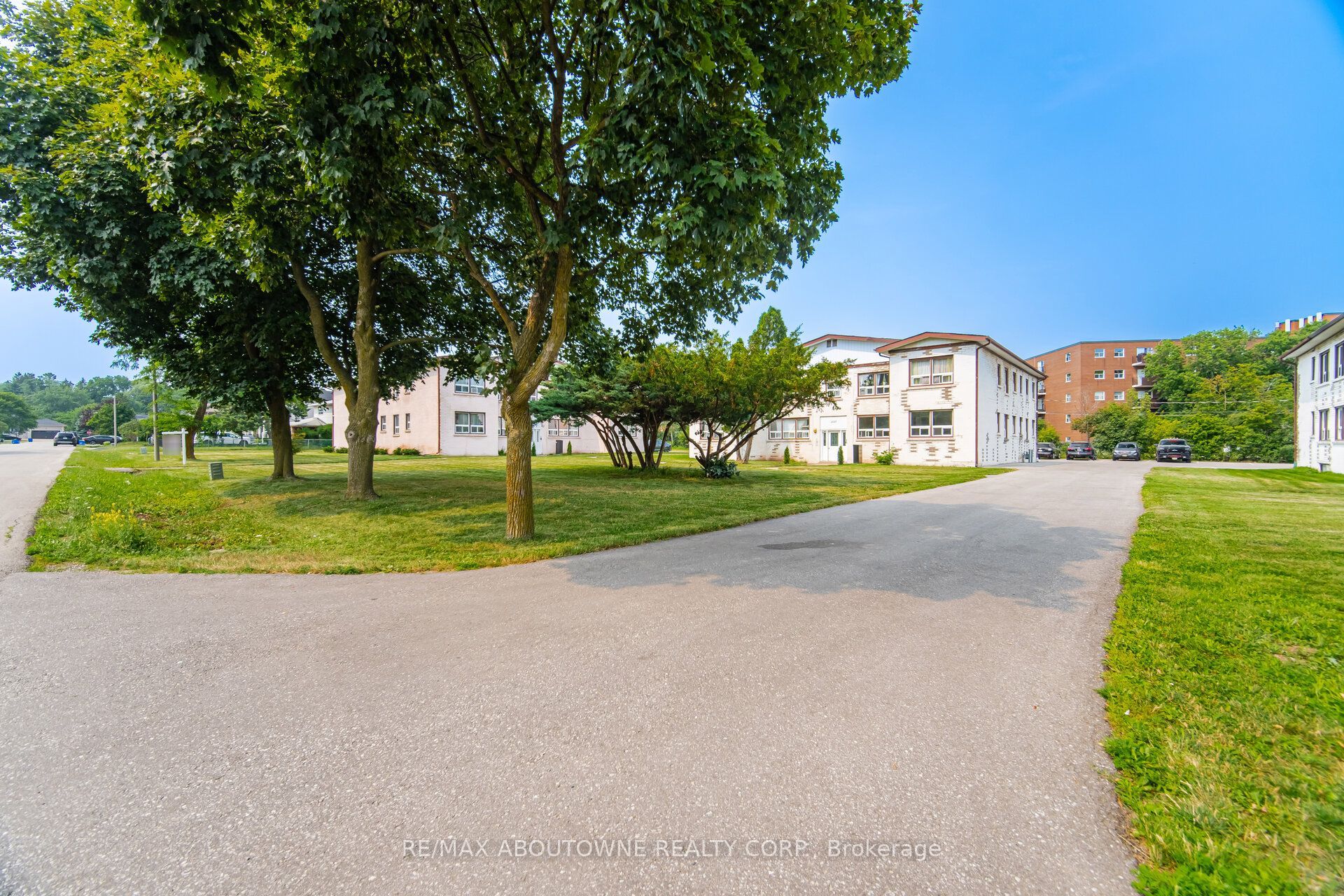 1037 Churchill Avenue 1, Oakville, ON L6H 2A7 photo 5
