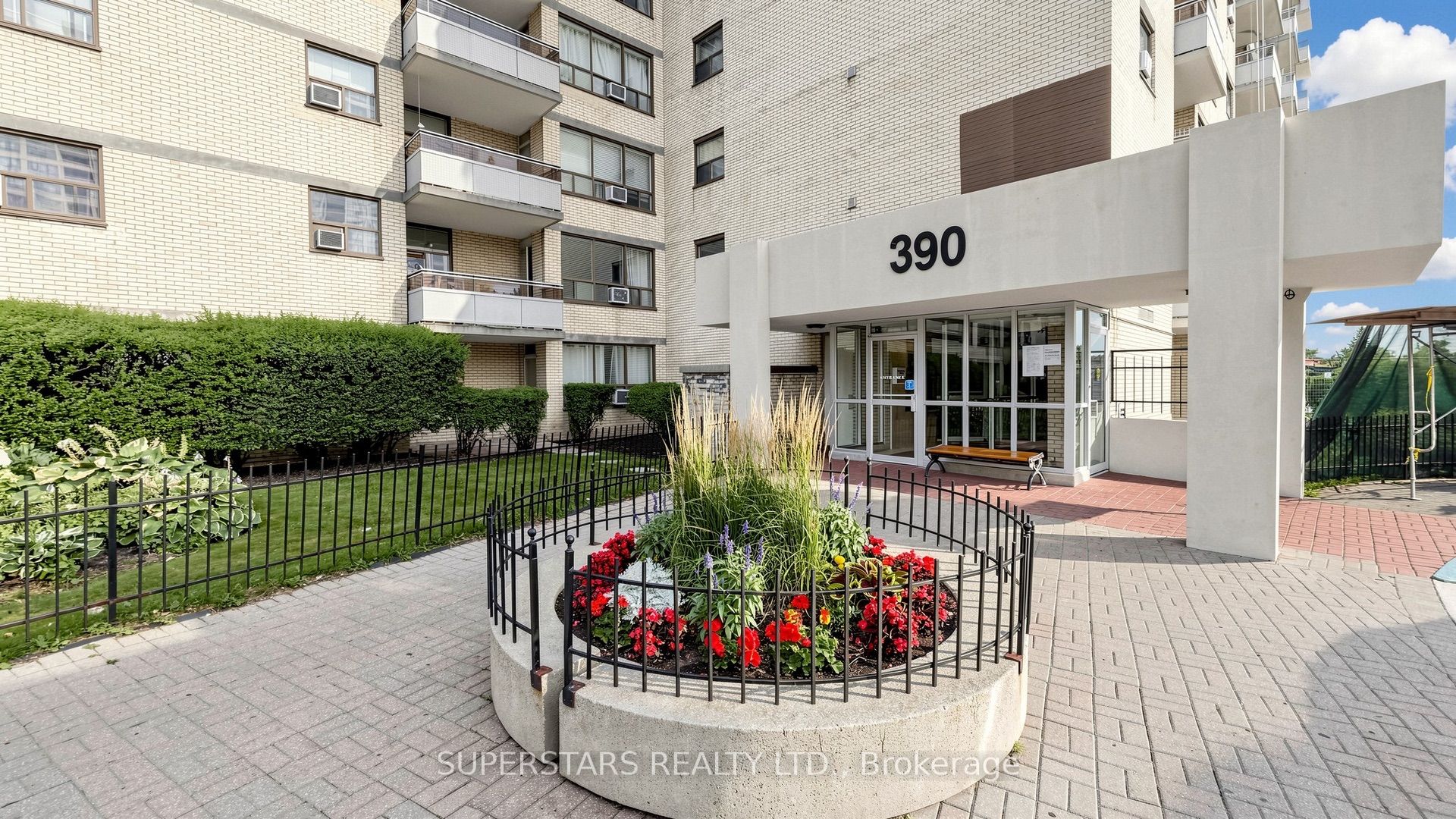 390 Dixon Road 1906, Toronto, ON M9R 1T4 photo 5