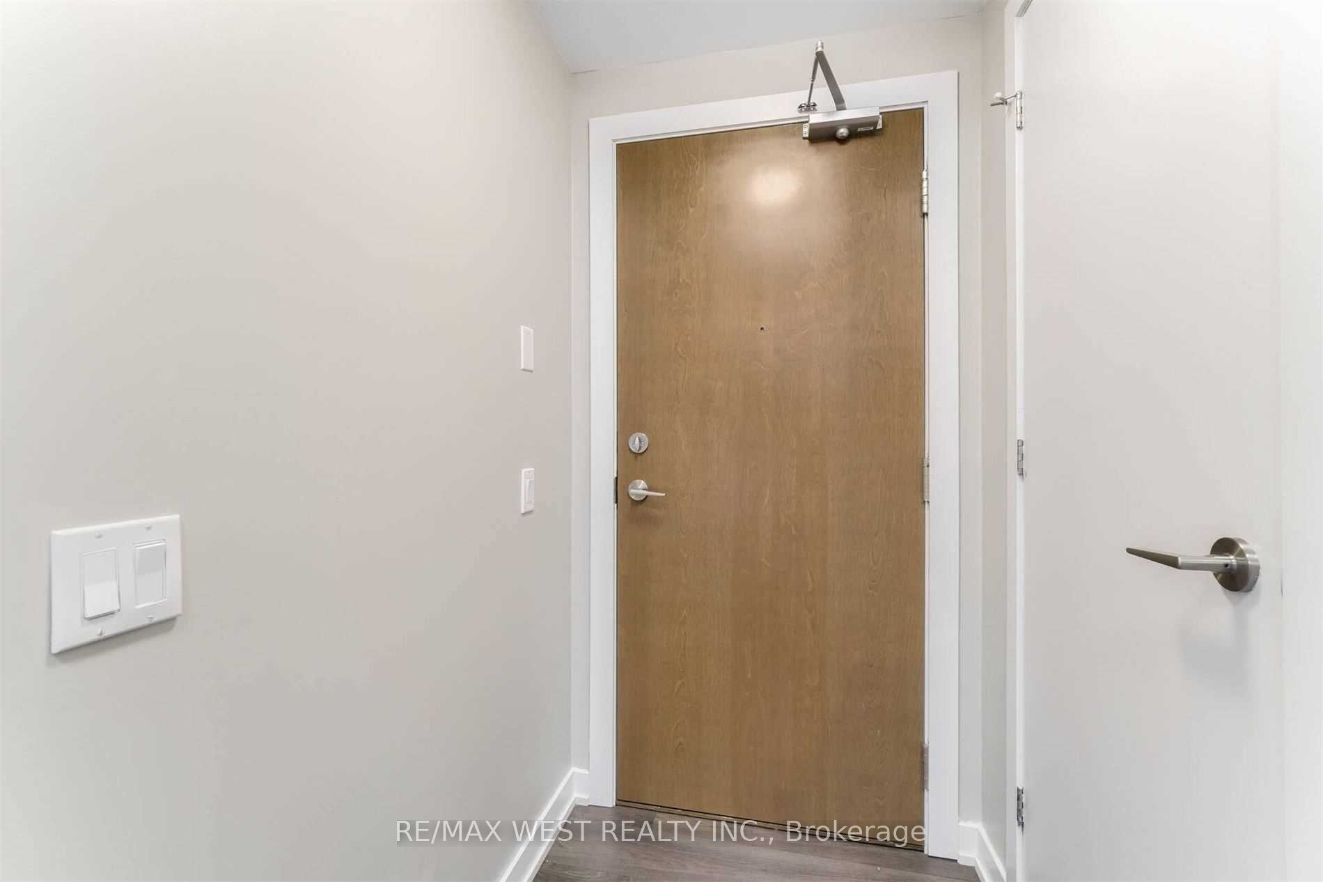 2200 Lake Shore Boulevard W 4305, Toronto, ON M8V 1A4 photo 5