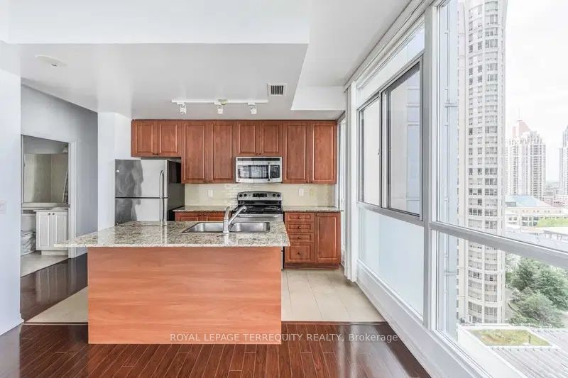 225 Webb Drive 1505, Mississauga, ON L5B 4P2 photo 3
